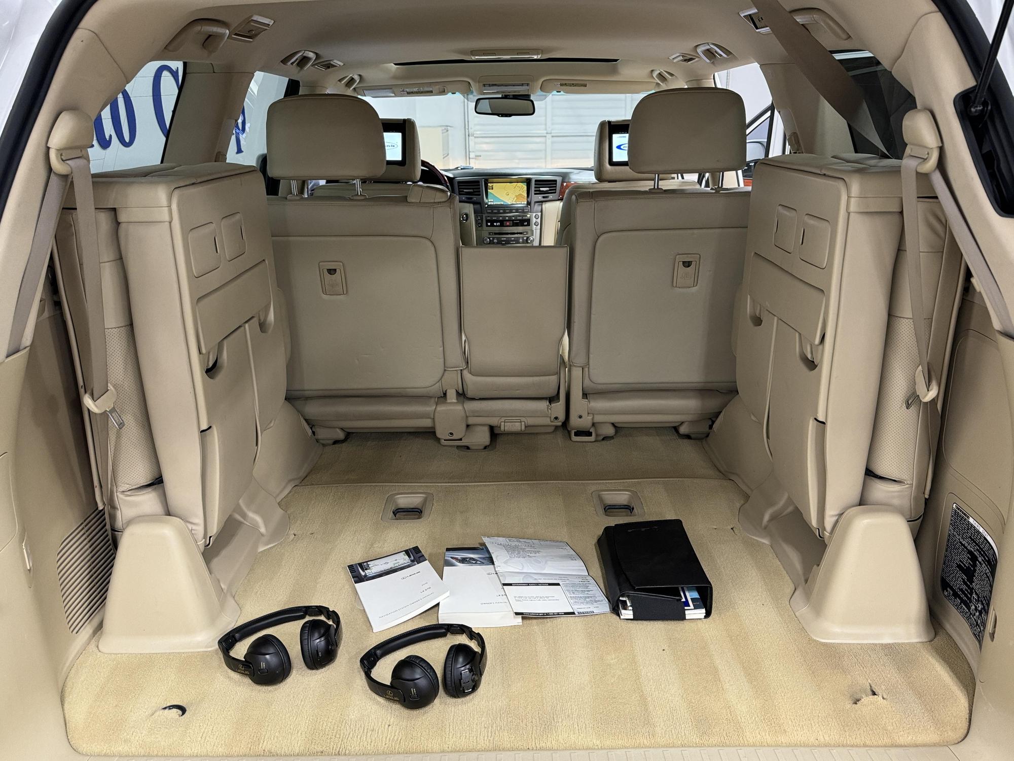 2010 Lexus LX 570 photo 47