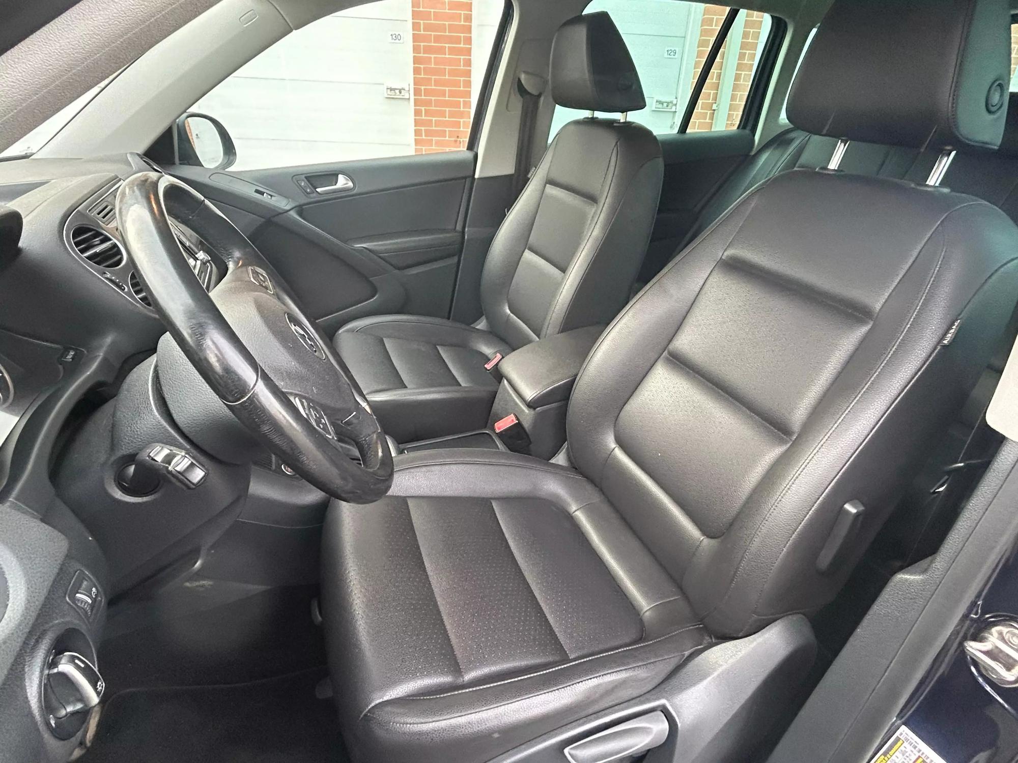 2014 Volkswagen Tiguan SE photo 31