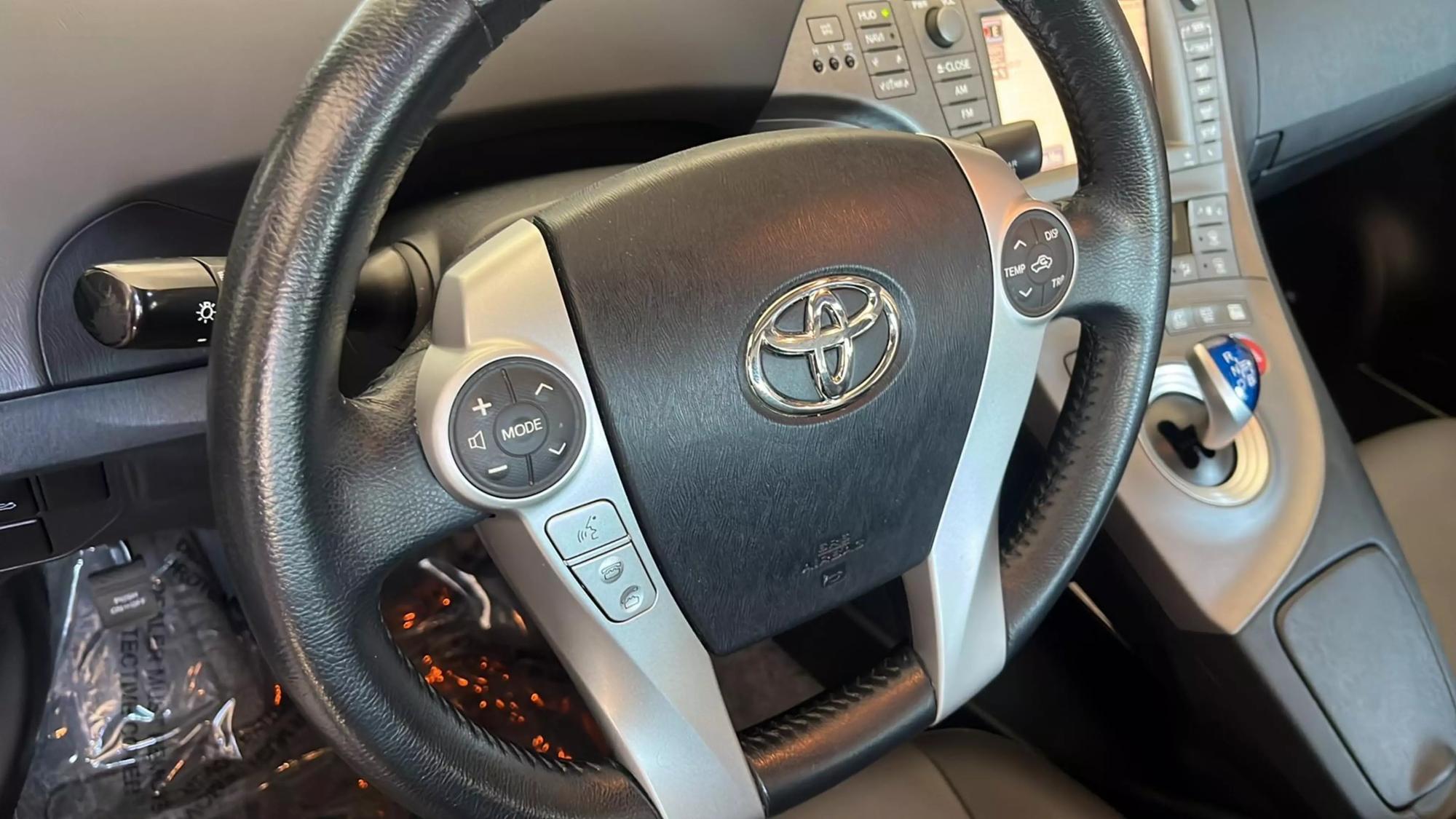 2014 Toyota Prius Four photo 52