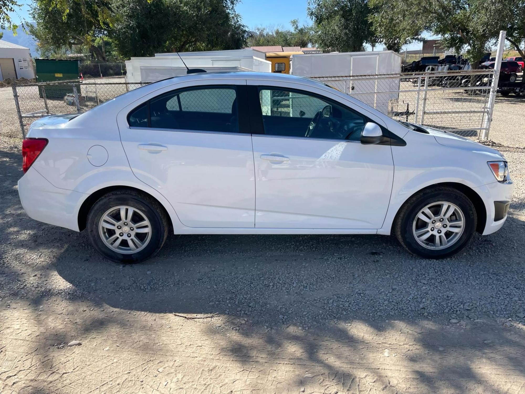 2015 Chevrolet Sonic LT photo 16