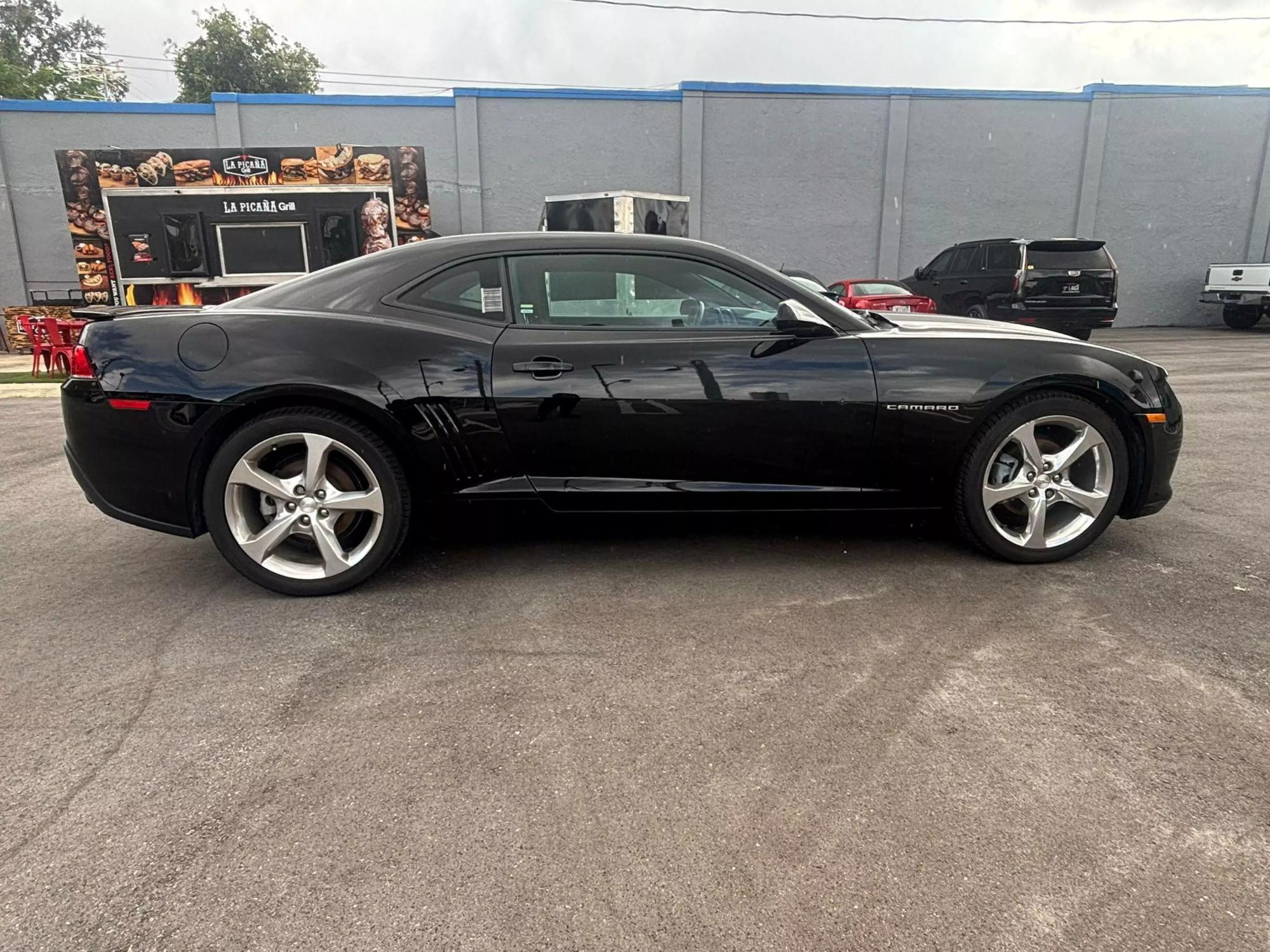 2015 Chevrolet Camaro 2LT photo 25