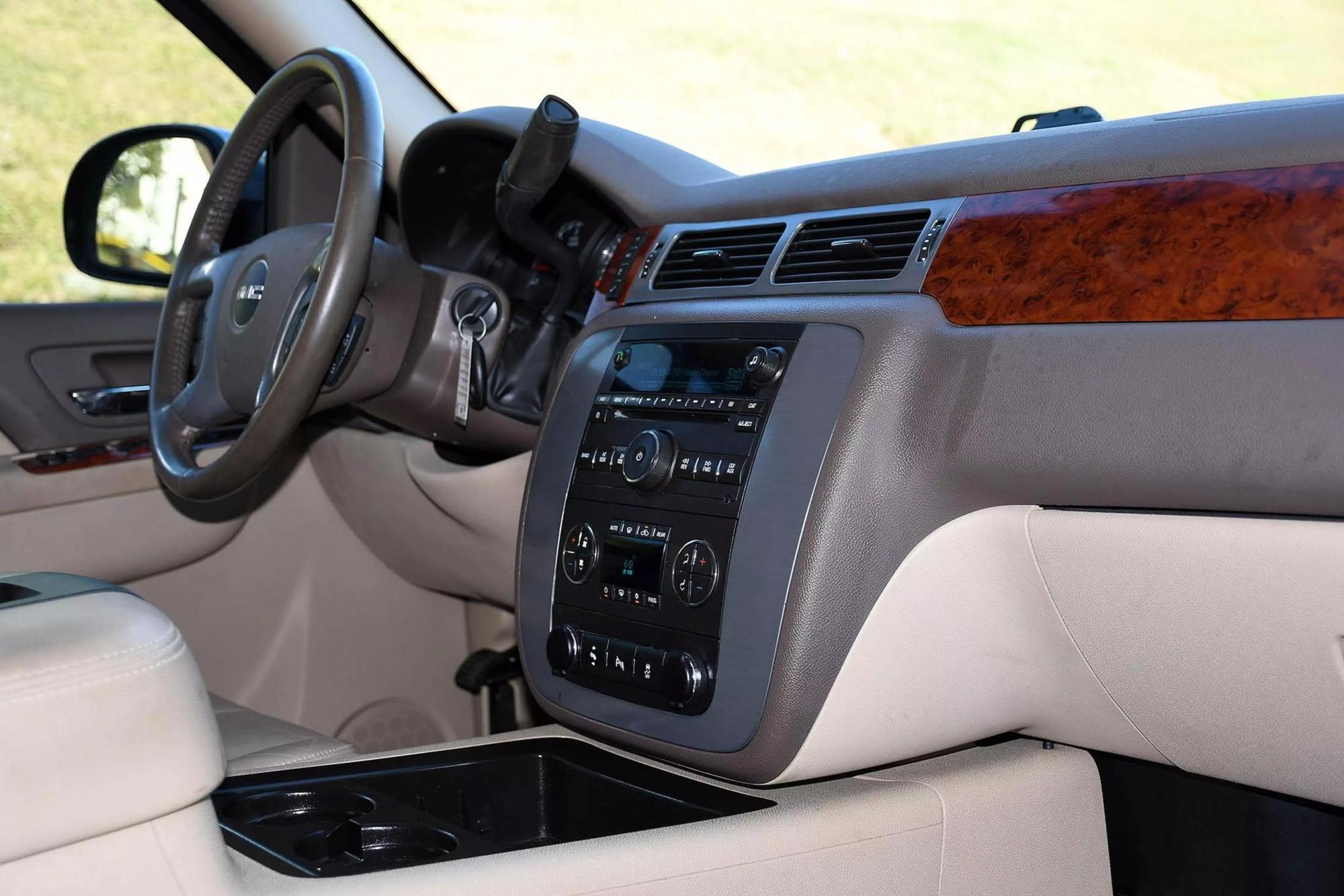 2014 GMC Yukon XL SLT photo 72