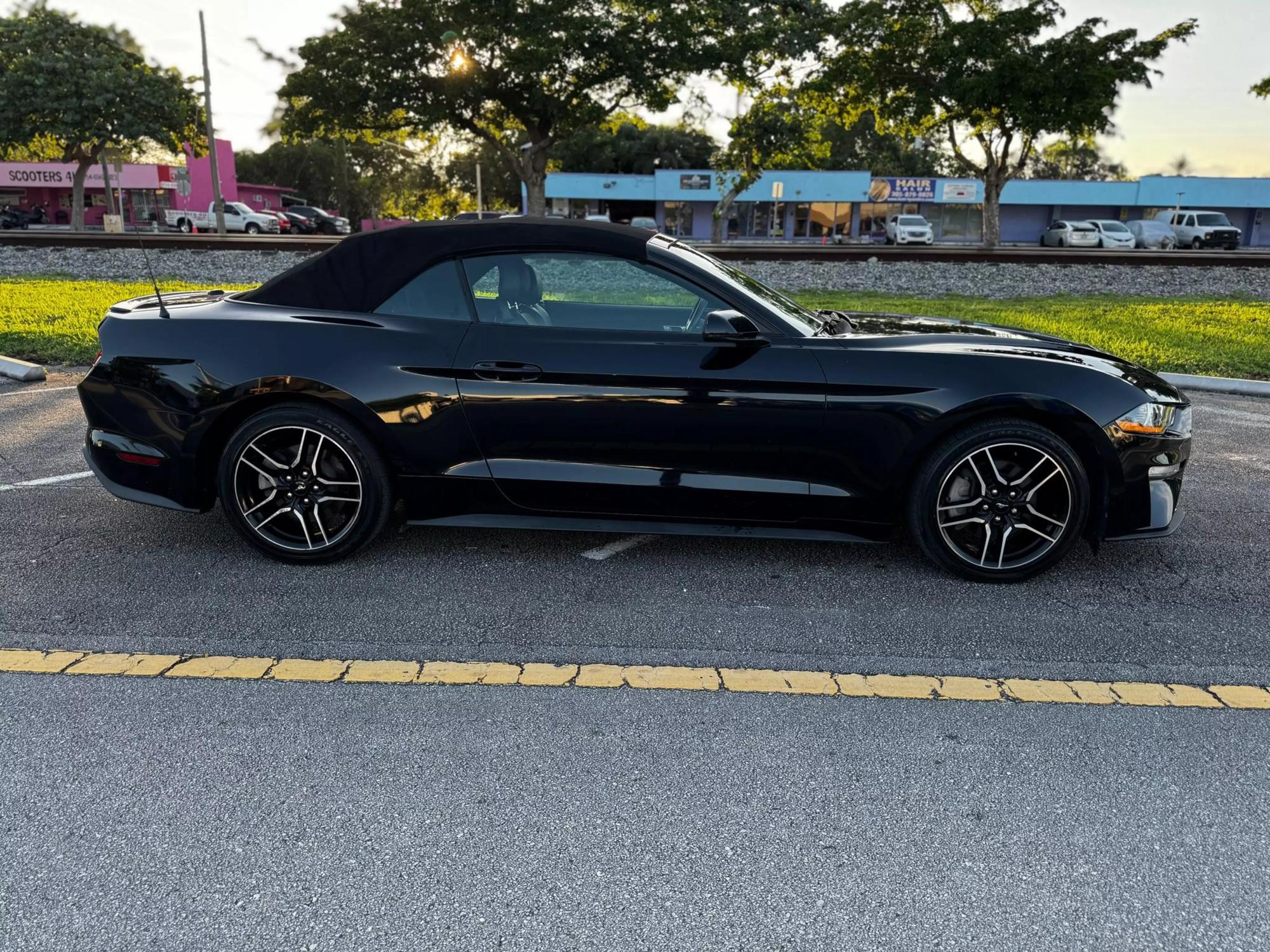 2019 Ford Mustang EcoBoost Premium photo 29