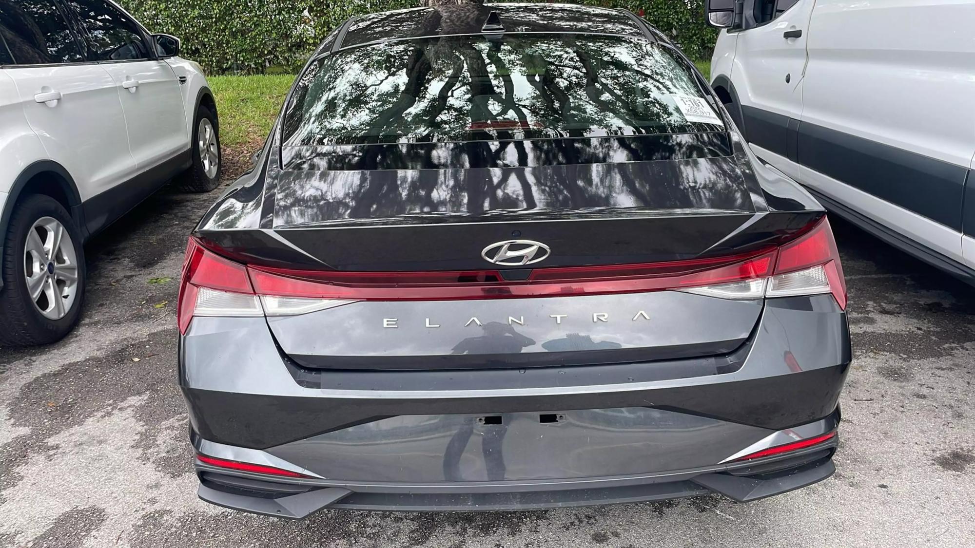 2021 Hyundai Elantra SE photo 13