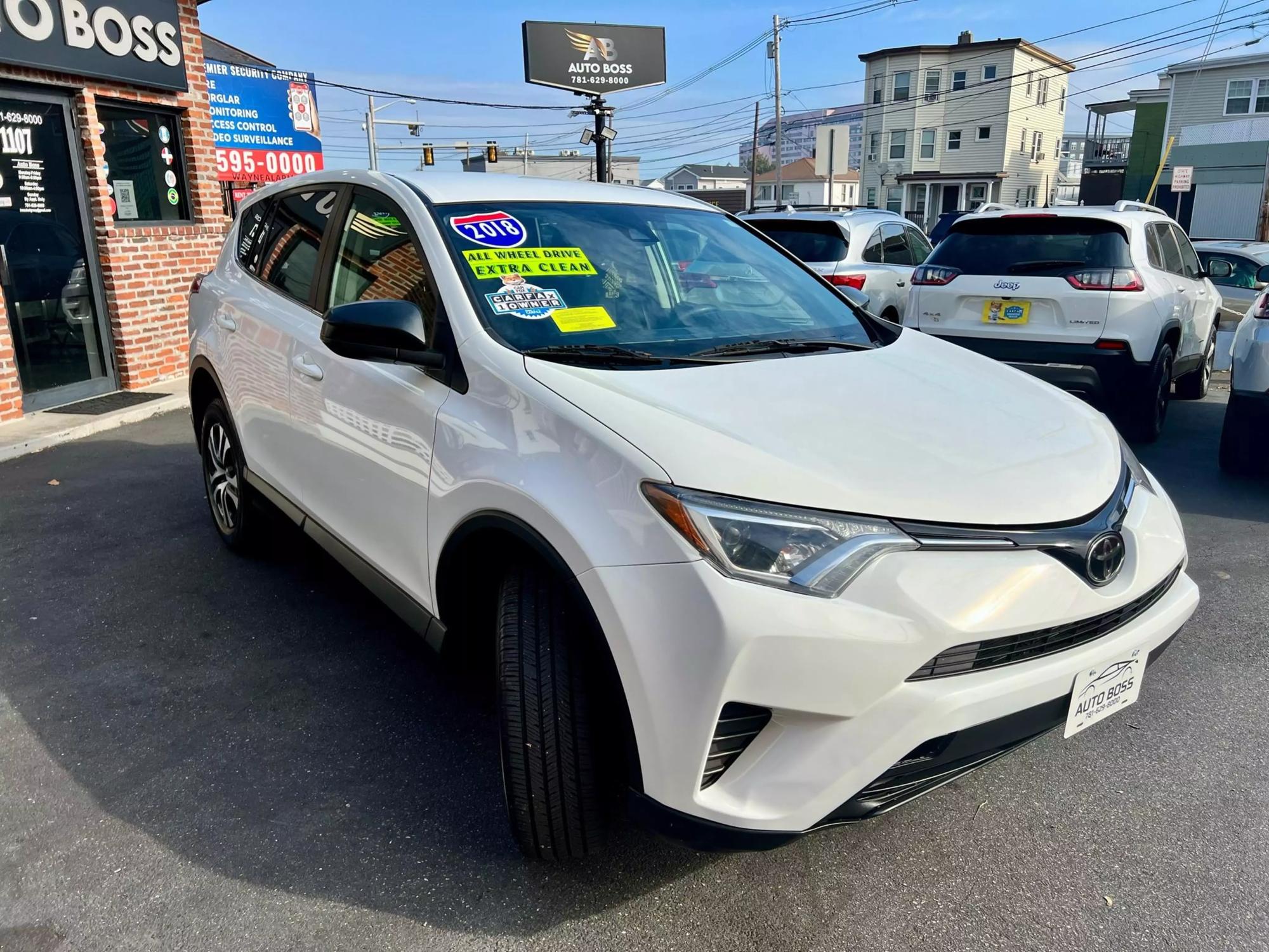 2018 Toyota RAV4 LE photo 21