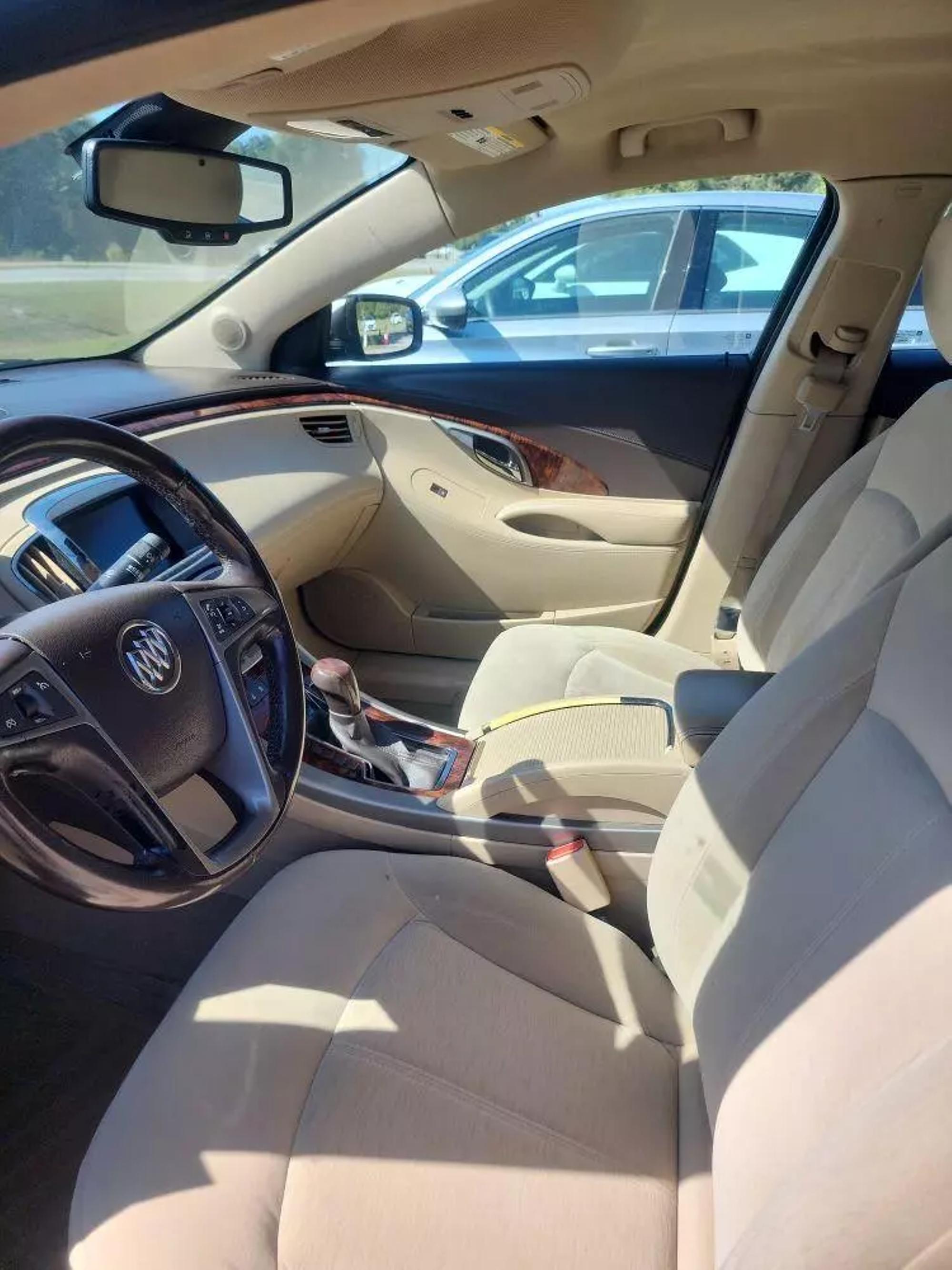 2013 Buick LaCrosse Base photo 16