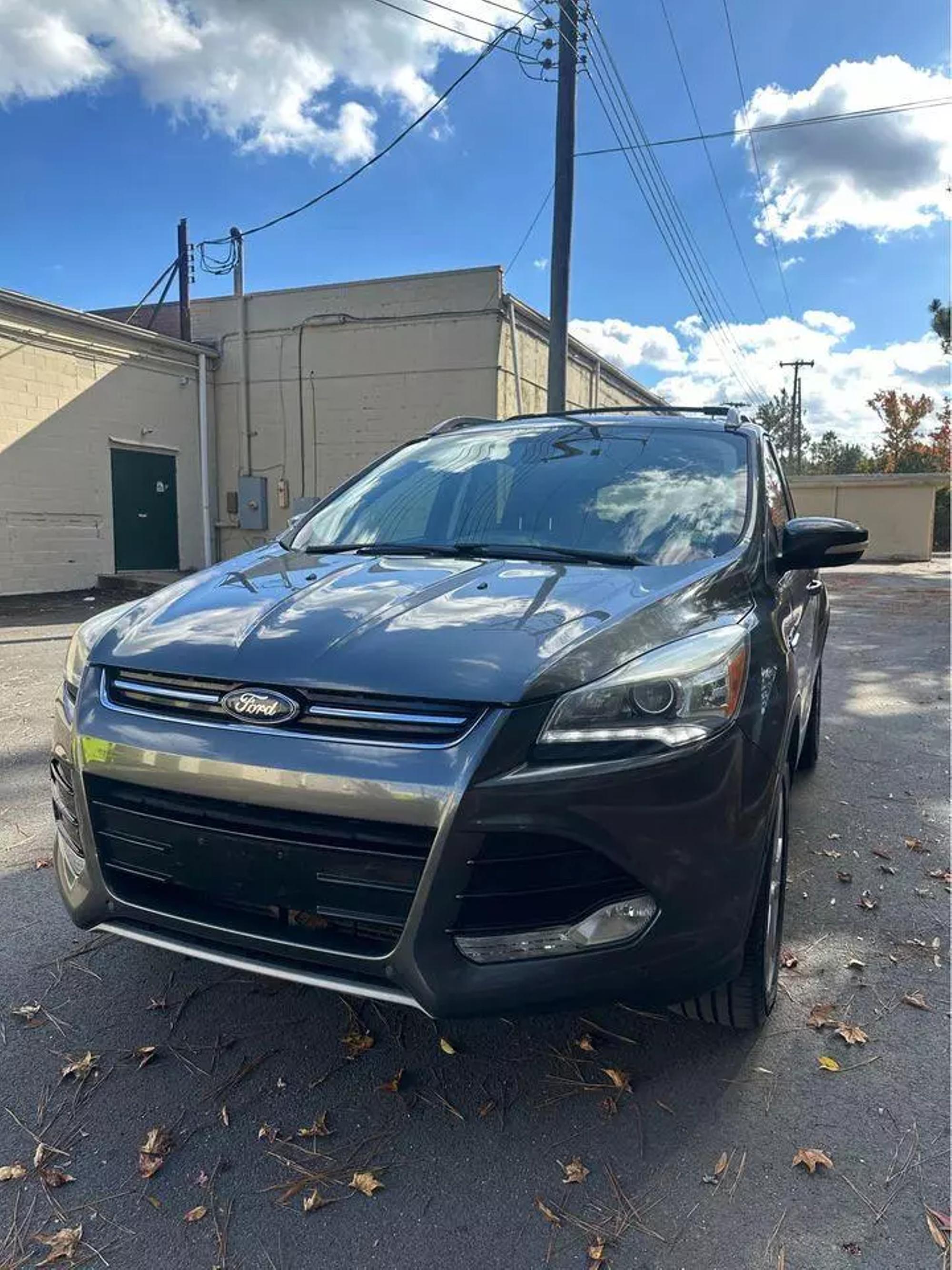 2015 Ford Escape Titanium photo 21