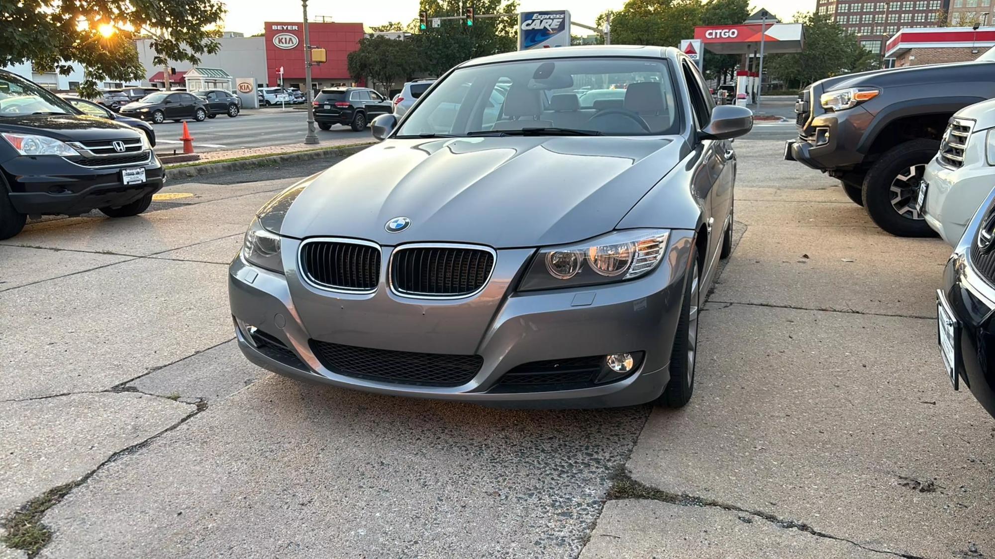 2011 BMW 3 Series 328i photo 44