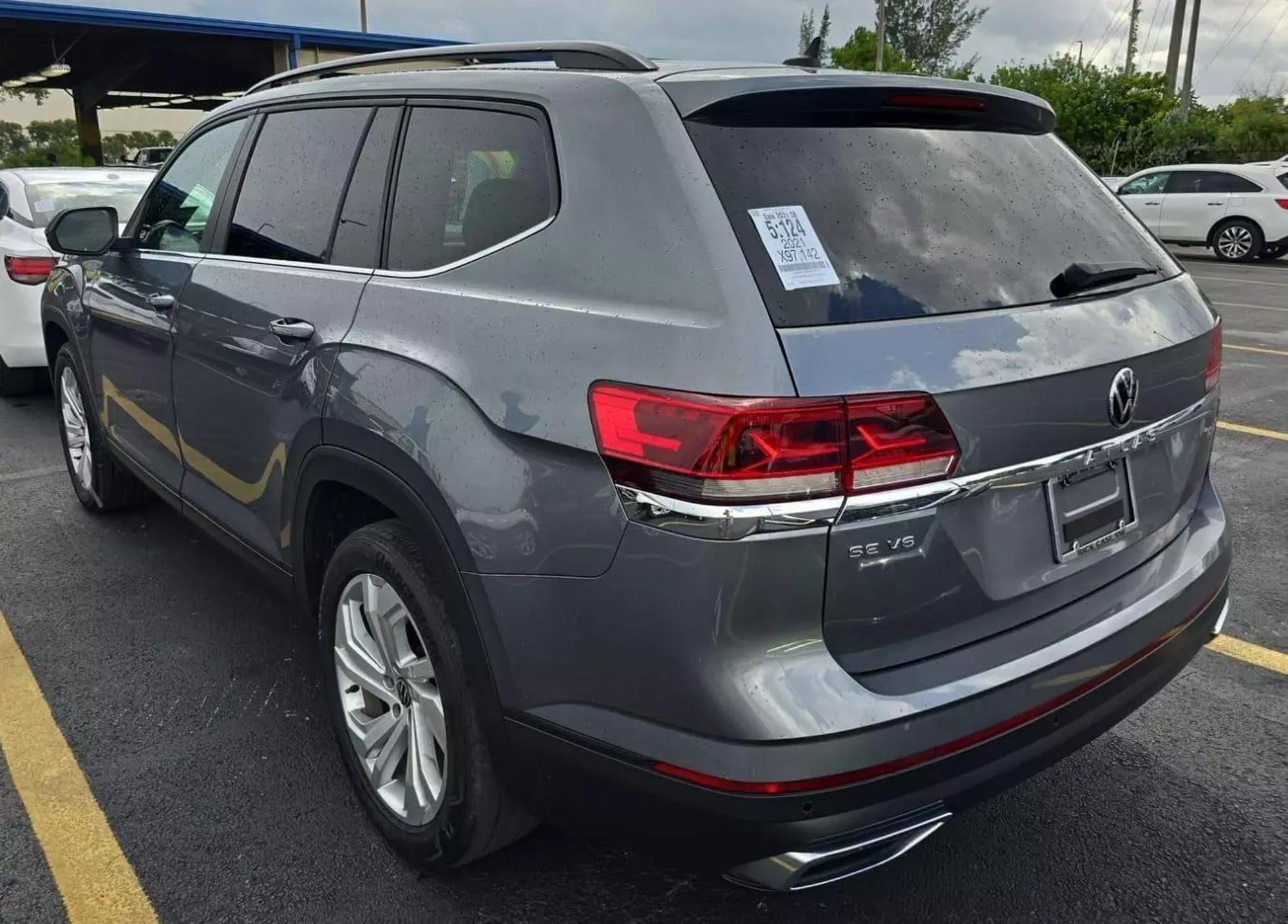 2021 Volkswagen Atlas SE w/Tech photo 26