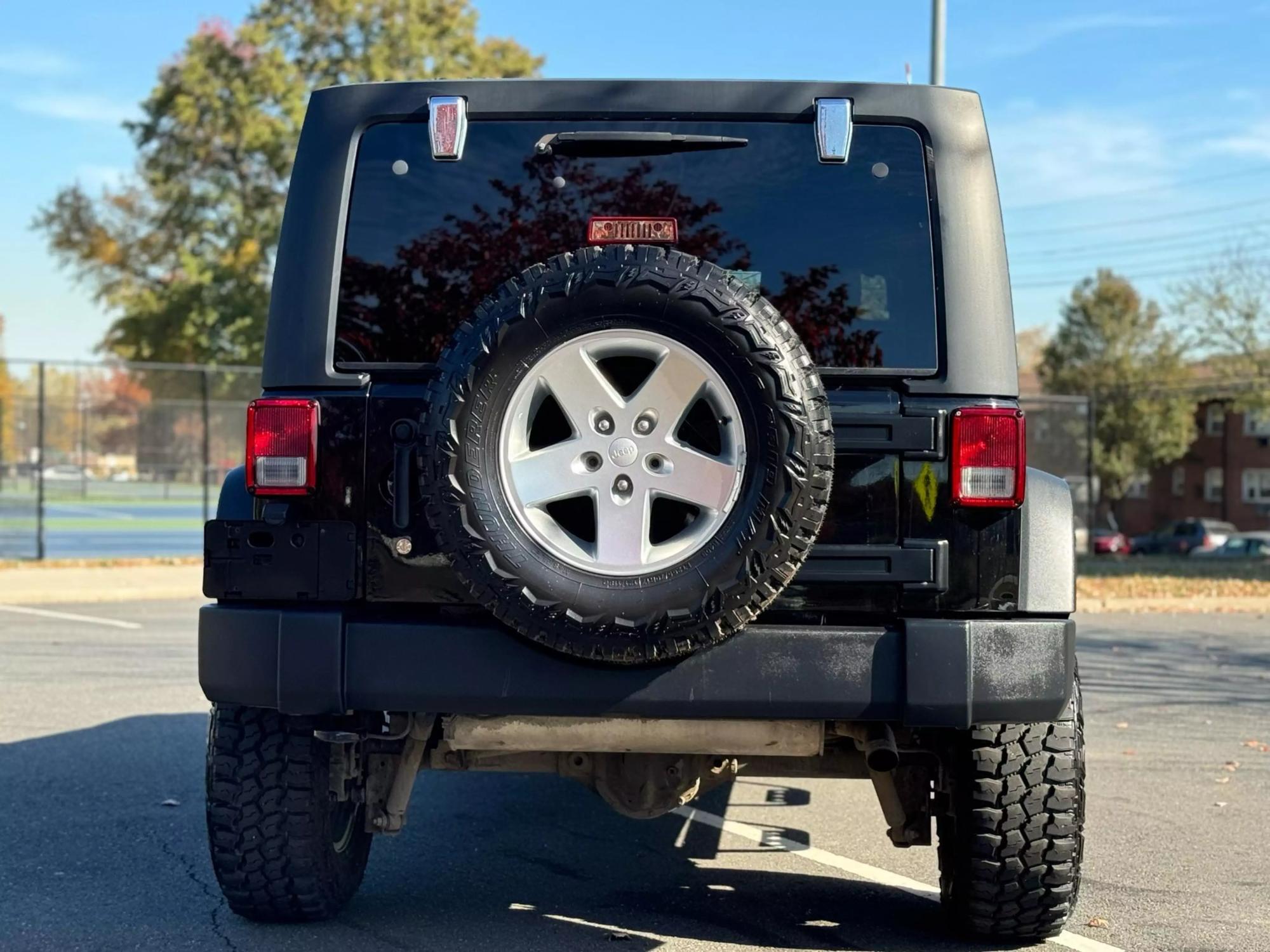 2014 Jeep Wrangler Unlimited Sport photo 19