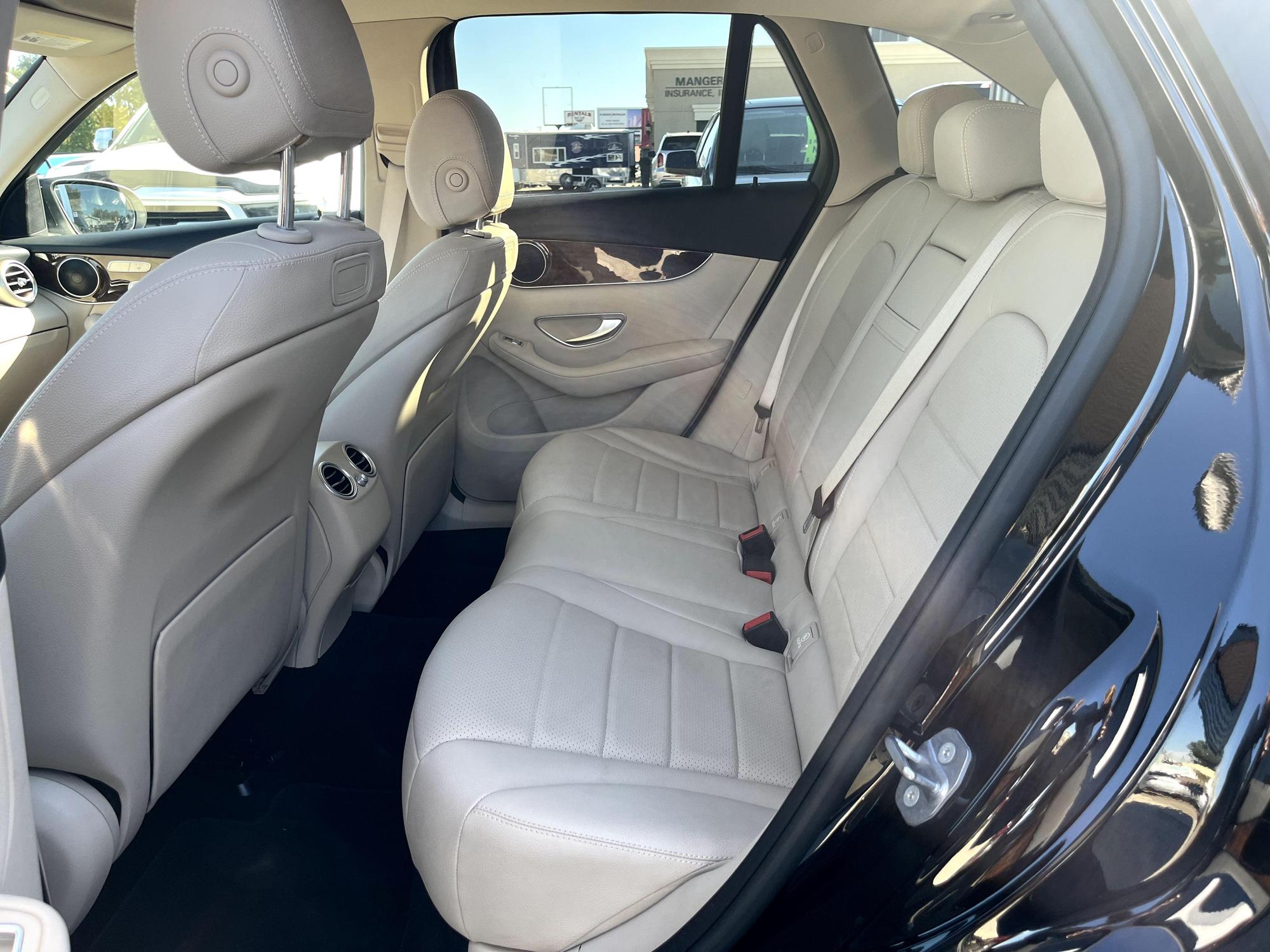 2019 Mercedes-Benz GLC GLC300 photo 35