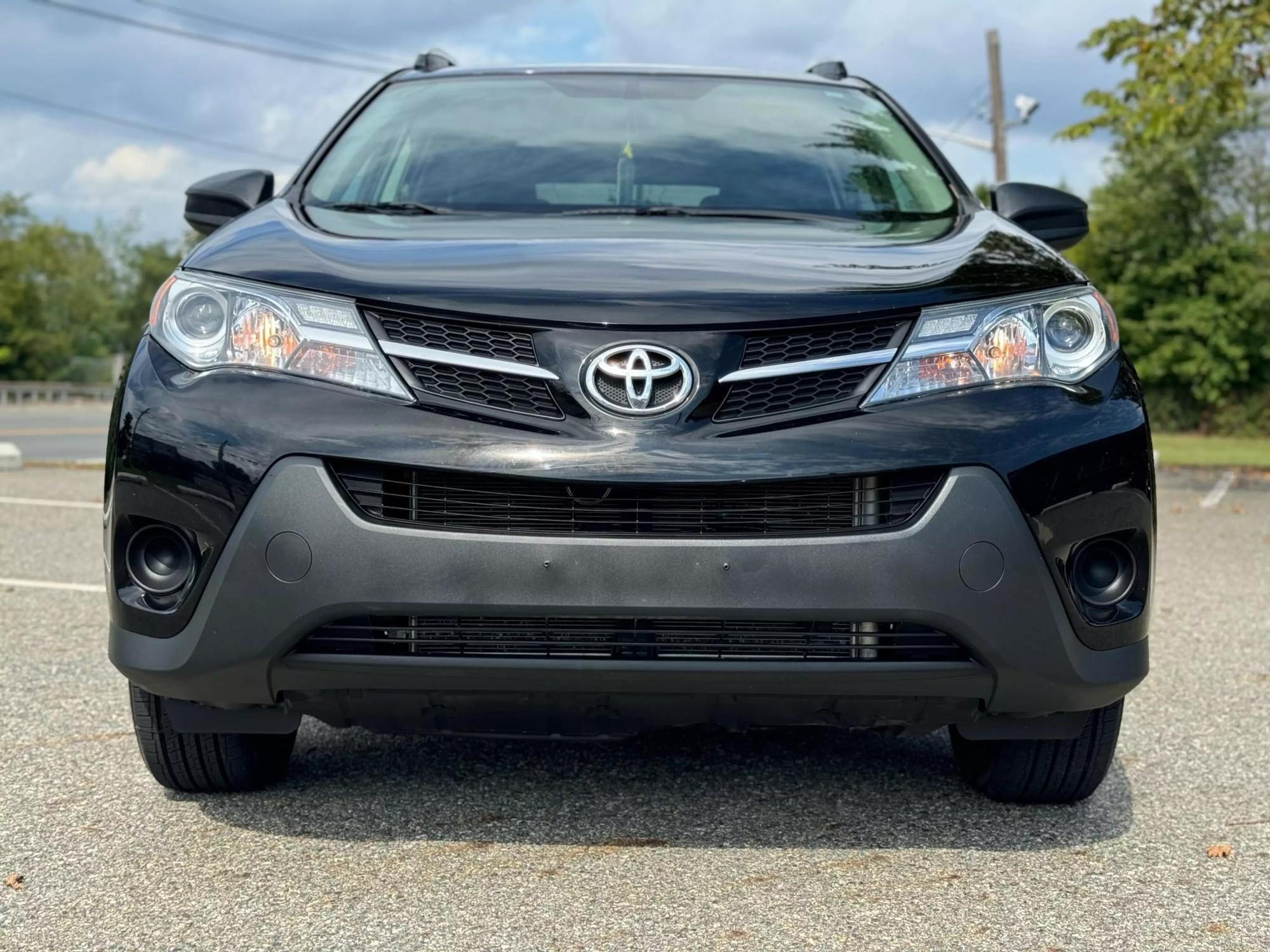 2013 Toyota RAV4 LE photo 13