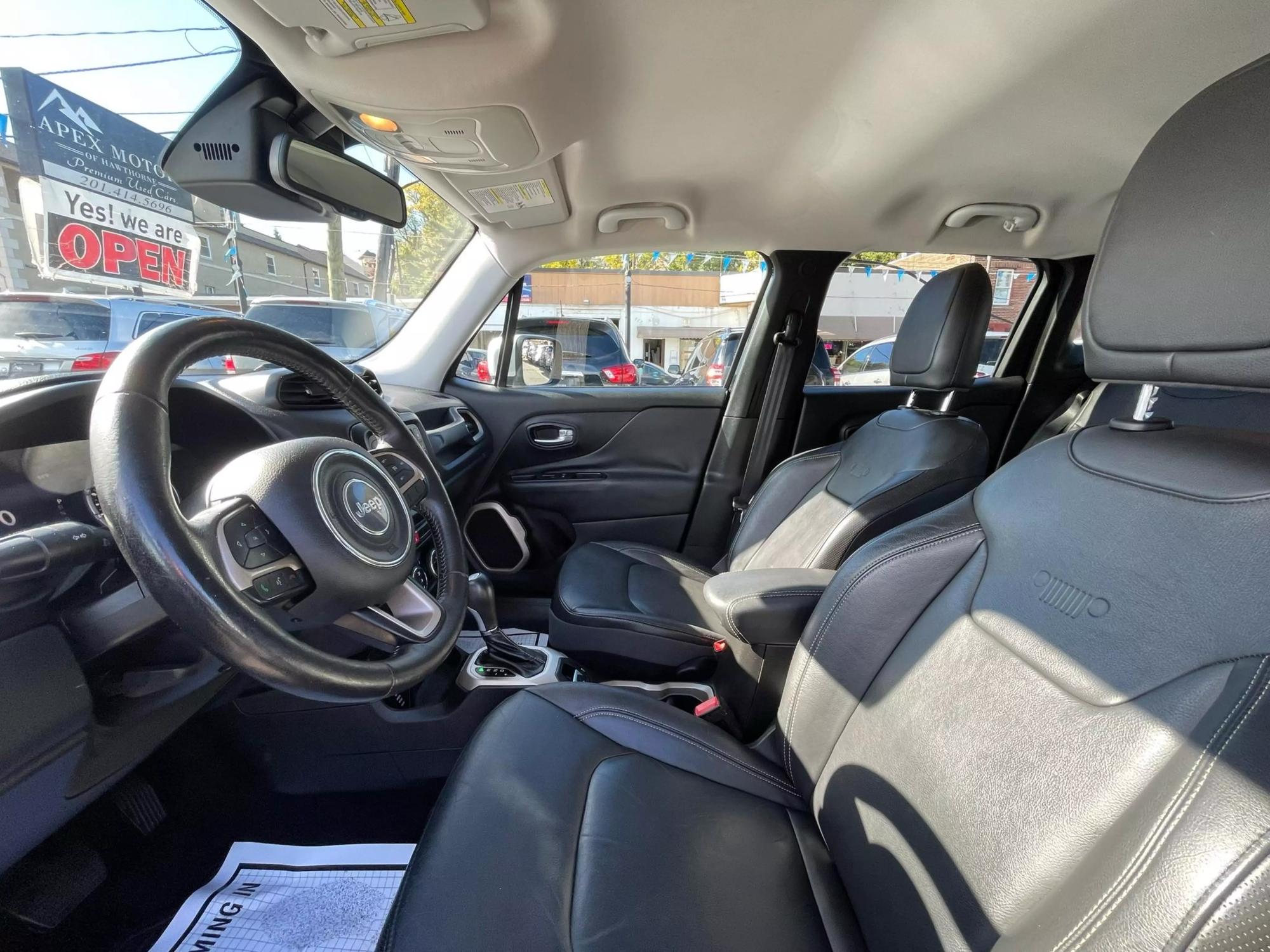 2015 Jeep Renegade Limited photo 102