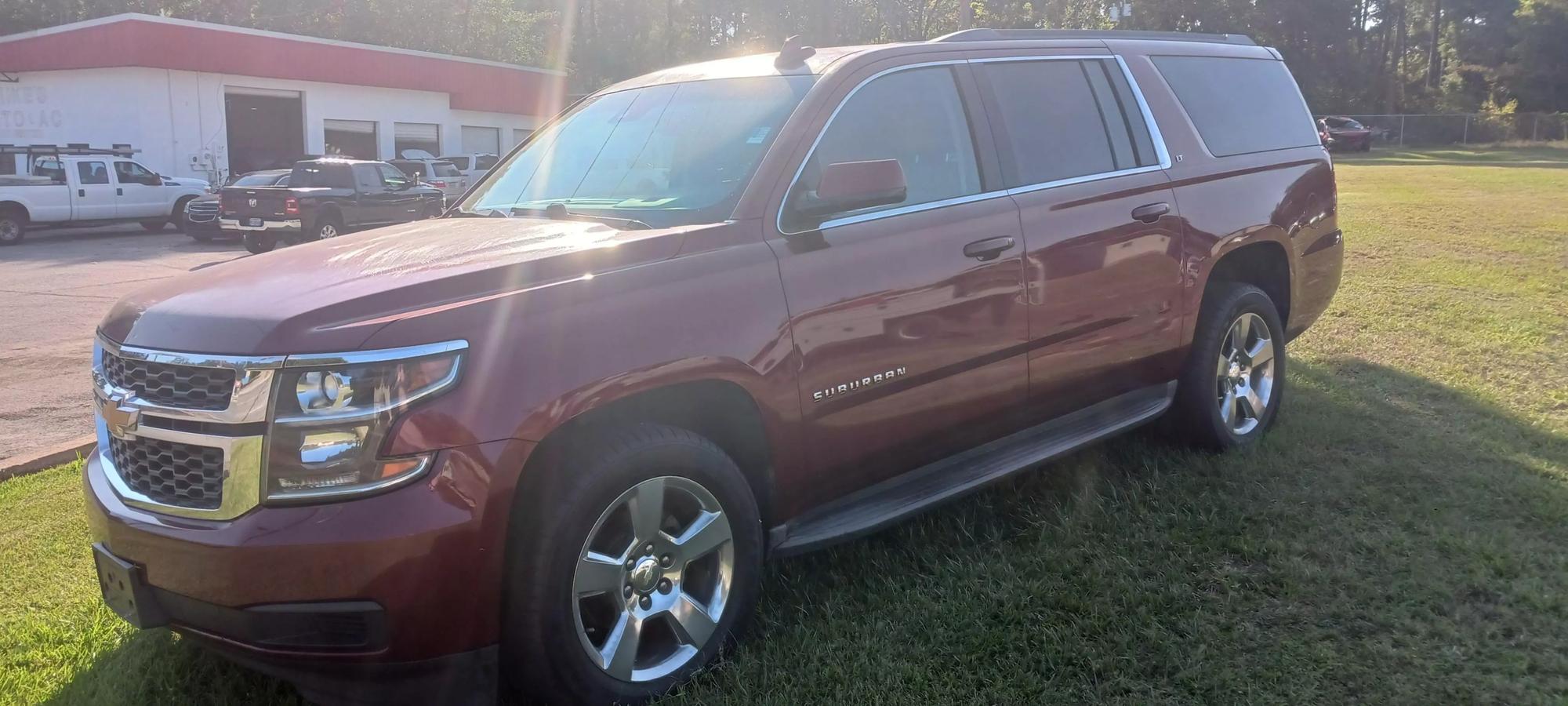 2016 Chevrolet Suburban LT photo 10