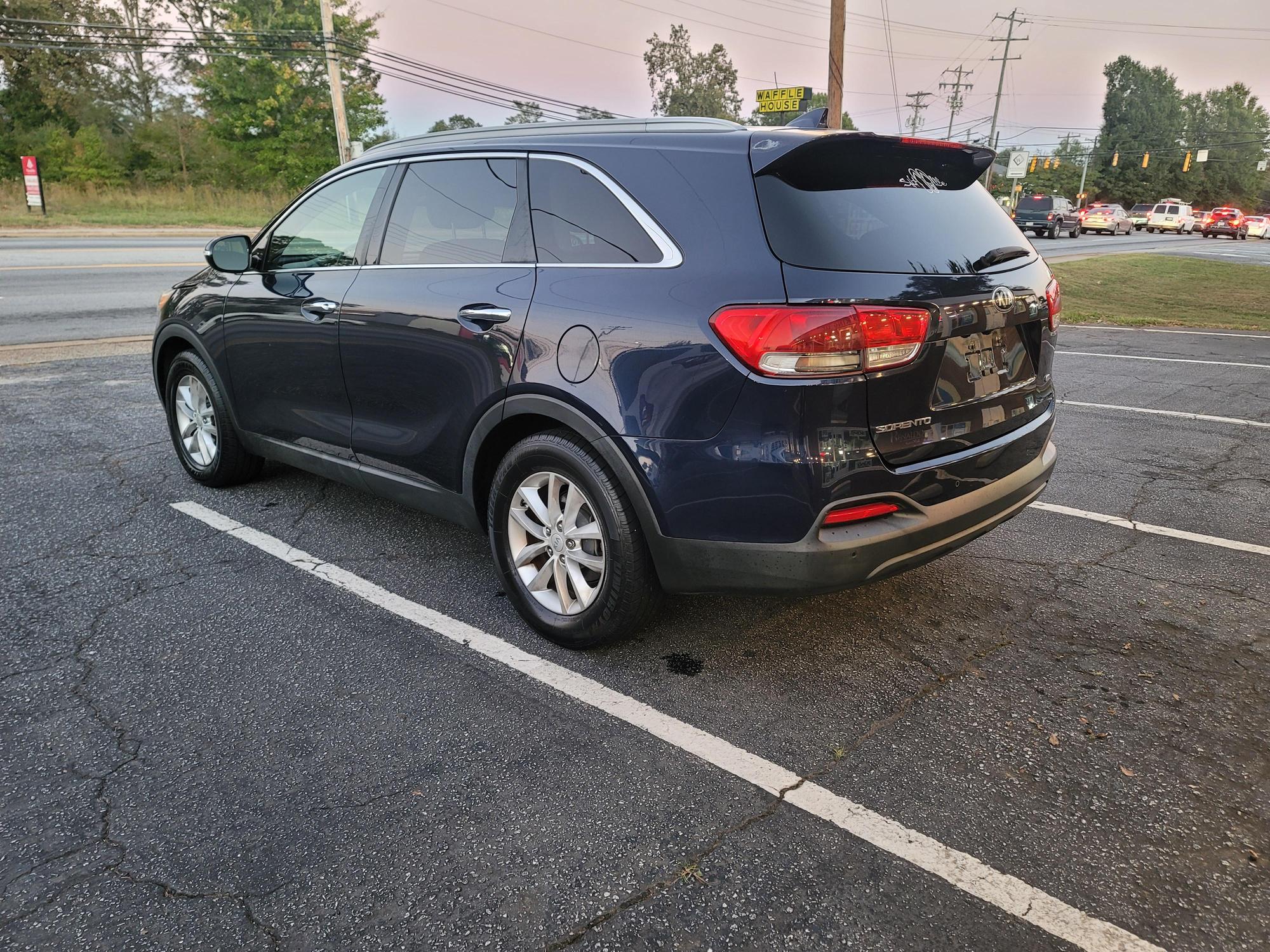 2016 Kia Sorento LX photo 17