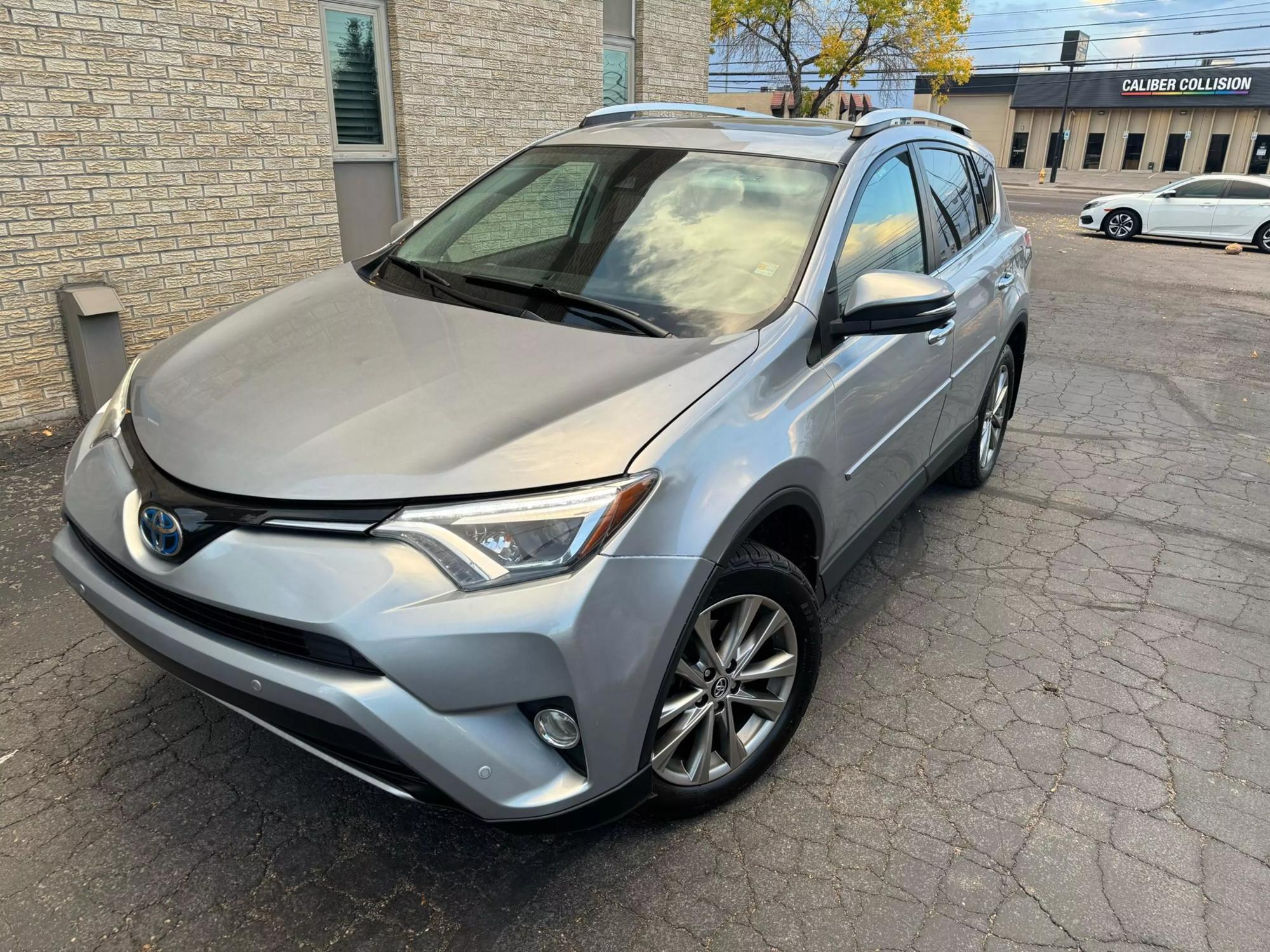 2016 Toyota RAV4 Limited photo 35