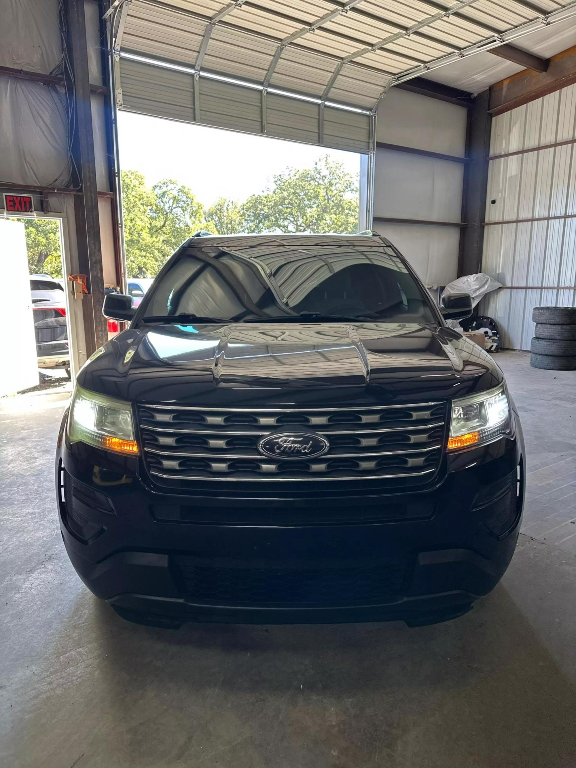 2016 Ford Explorer Base photo 18