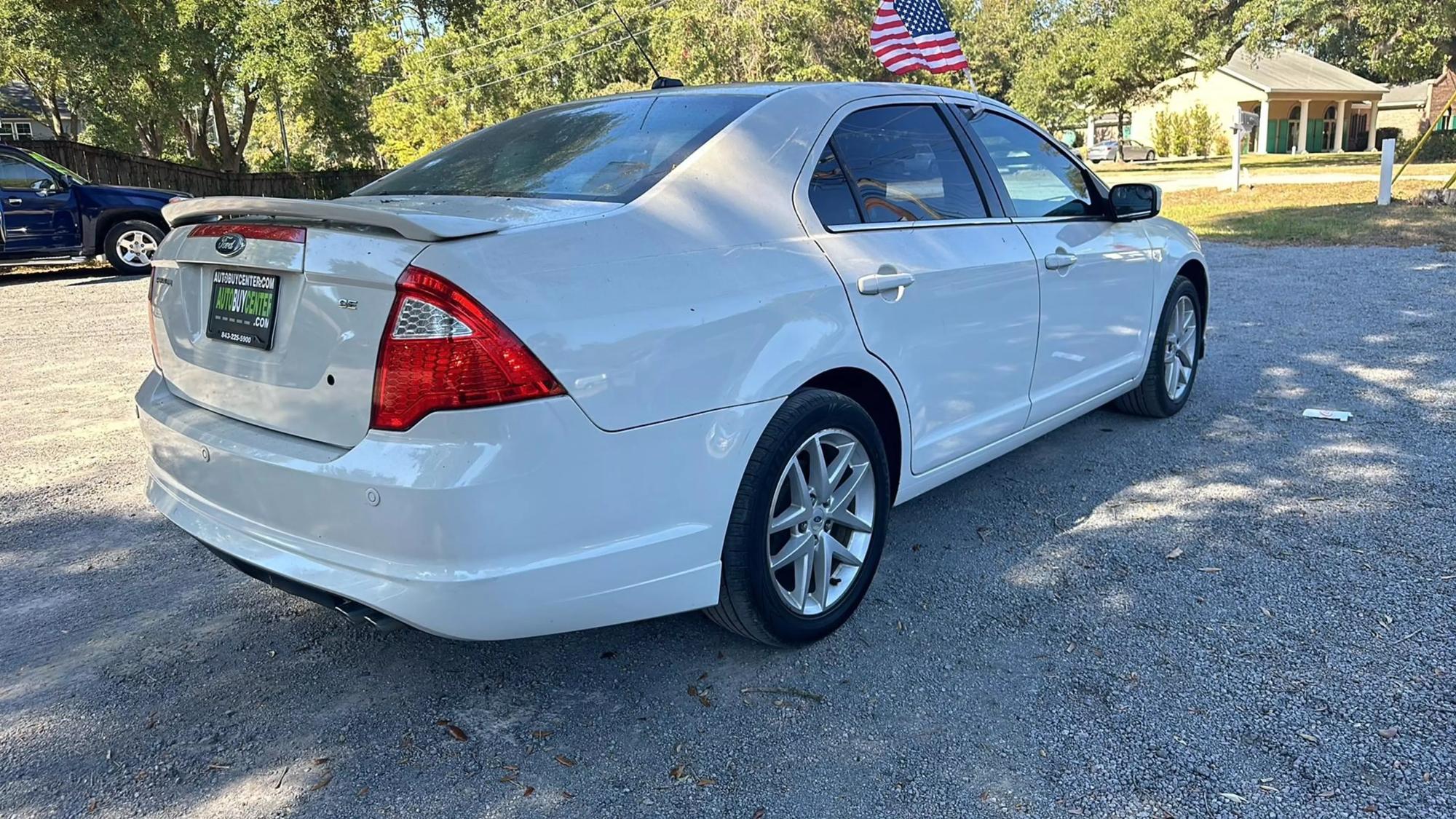 2011 Ford Fusion SE photo 18