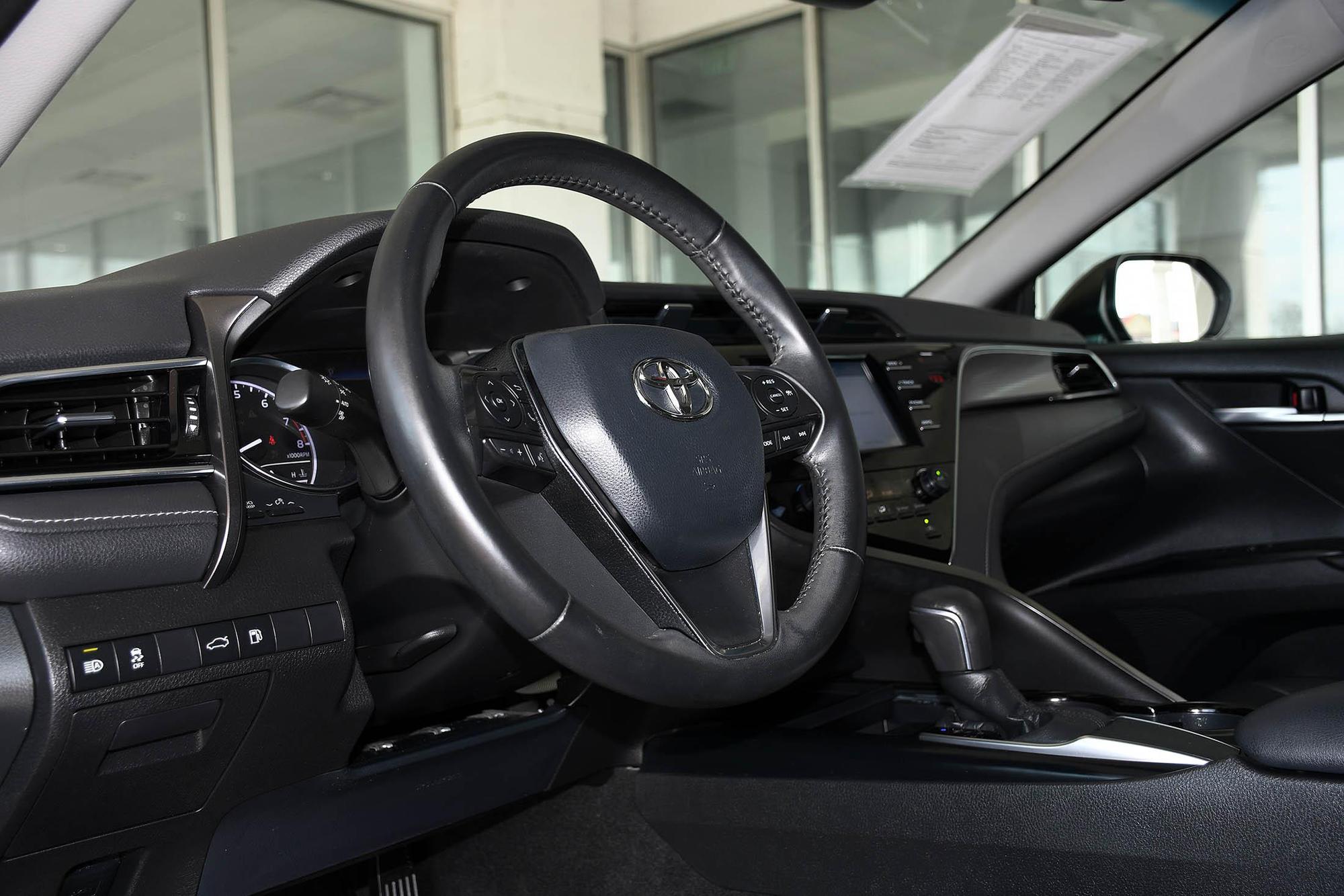 2018 Toyota Camry SE photo 59