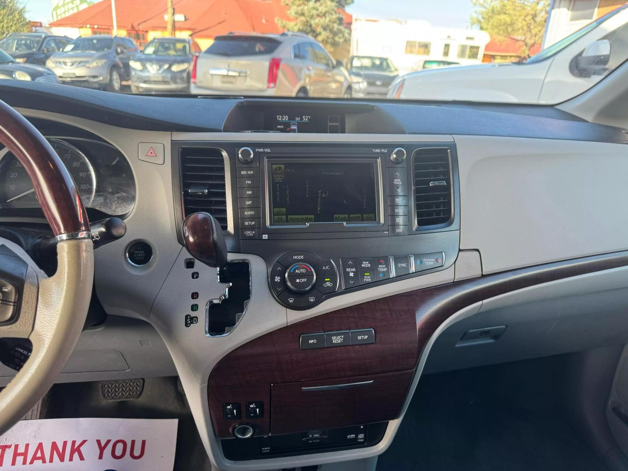 2012 Toyota Sienna XLE photo 47