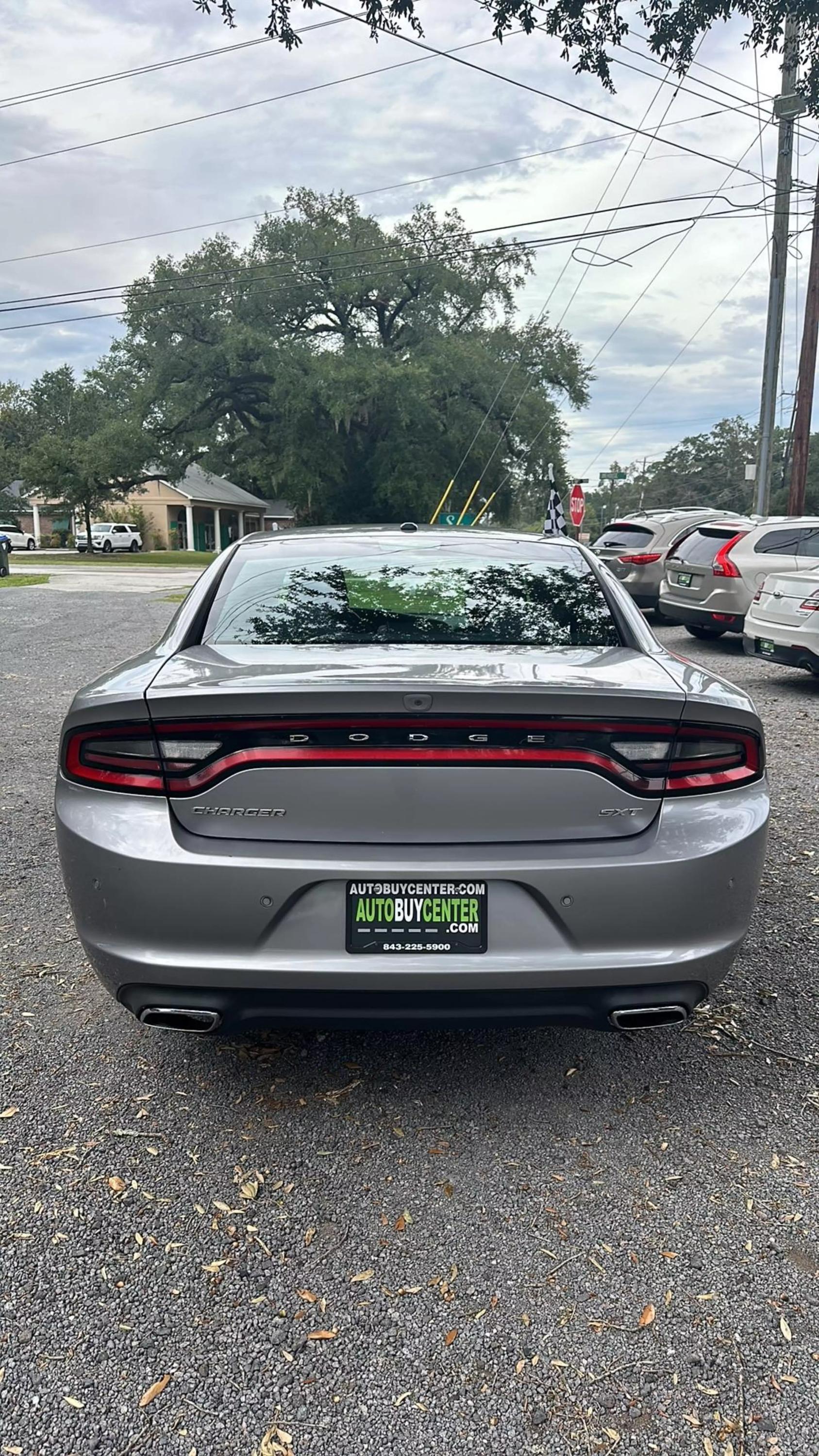 2018 Dodge Charger SXT photo 16