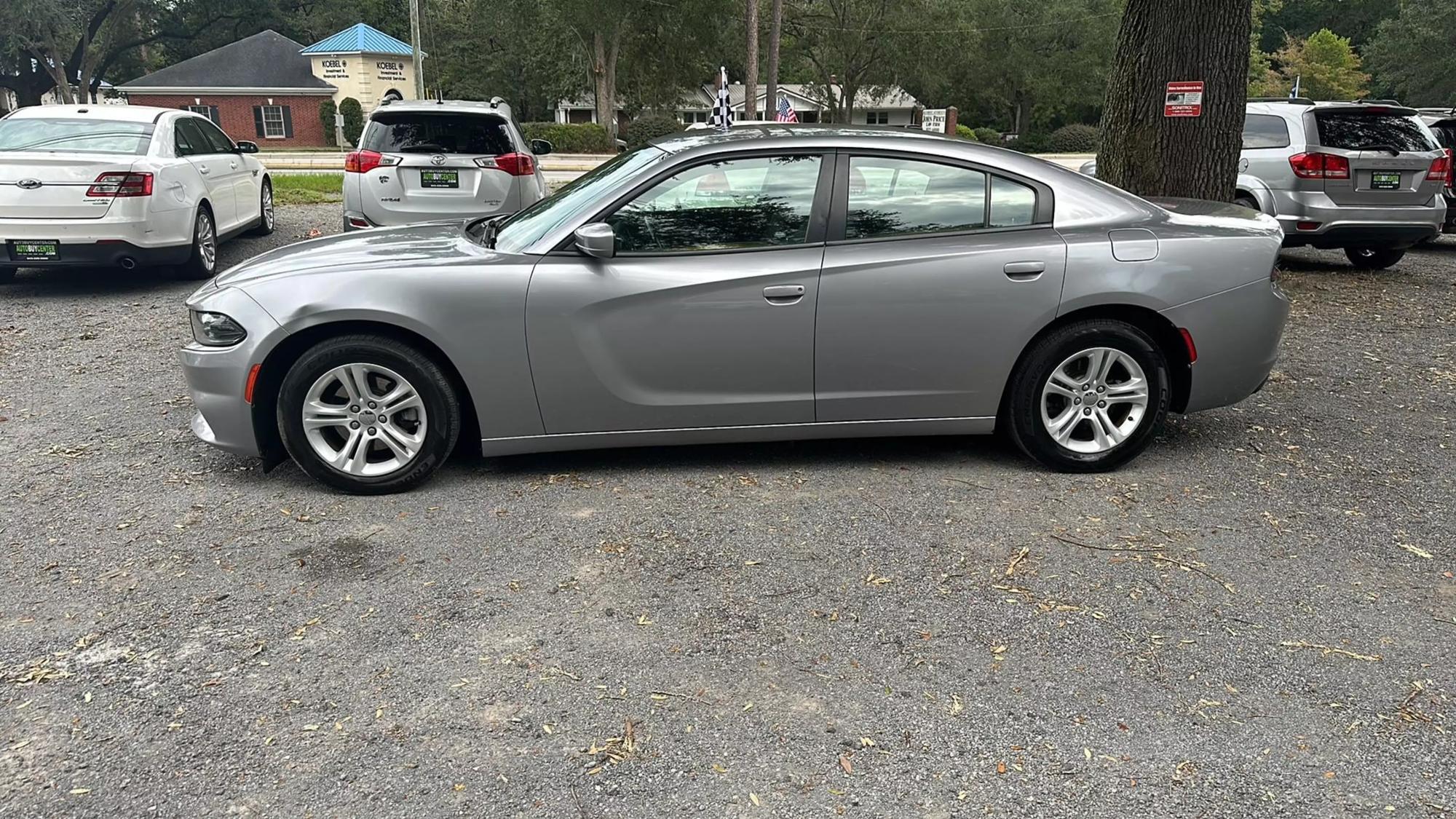 2018 Dodge Charger SXT photo 15