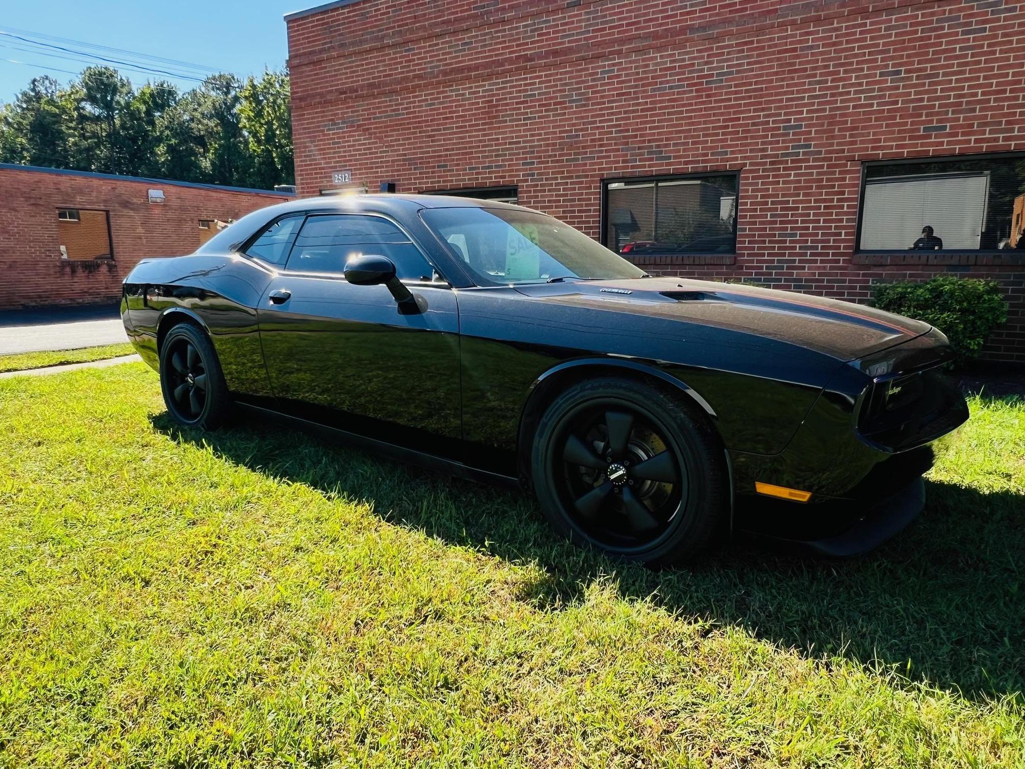 2014 Dodge Challenger R/T photo 16