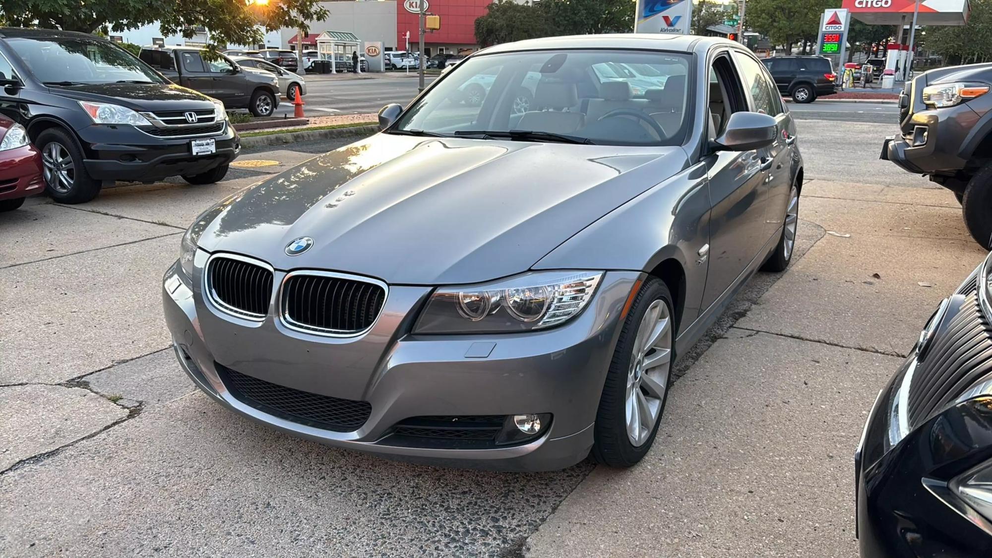 2011 BMW 3 Series 328i photo 63