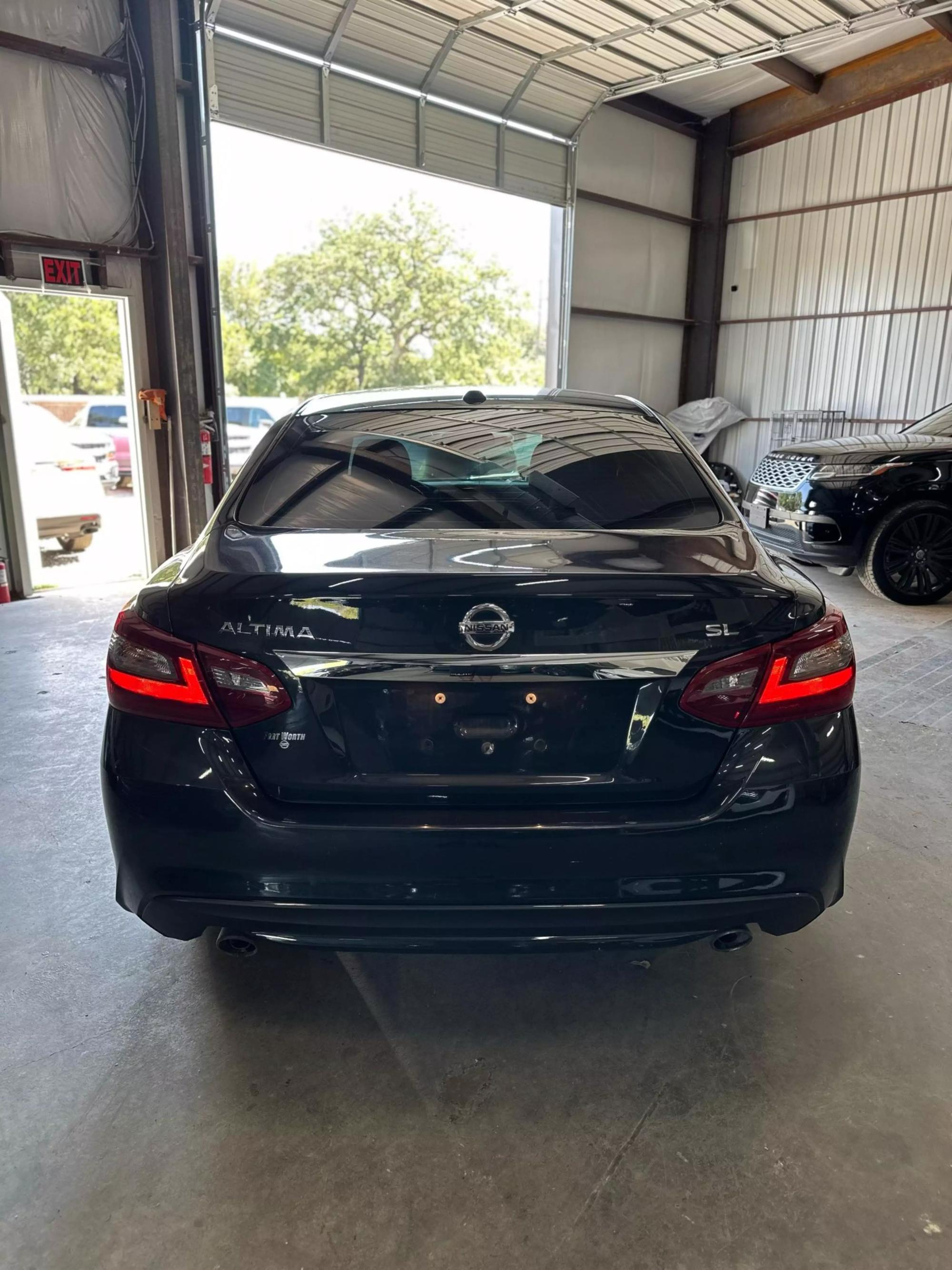 2018 Nissan Altima SL photo 25