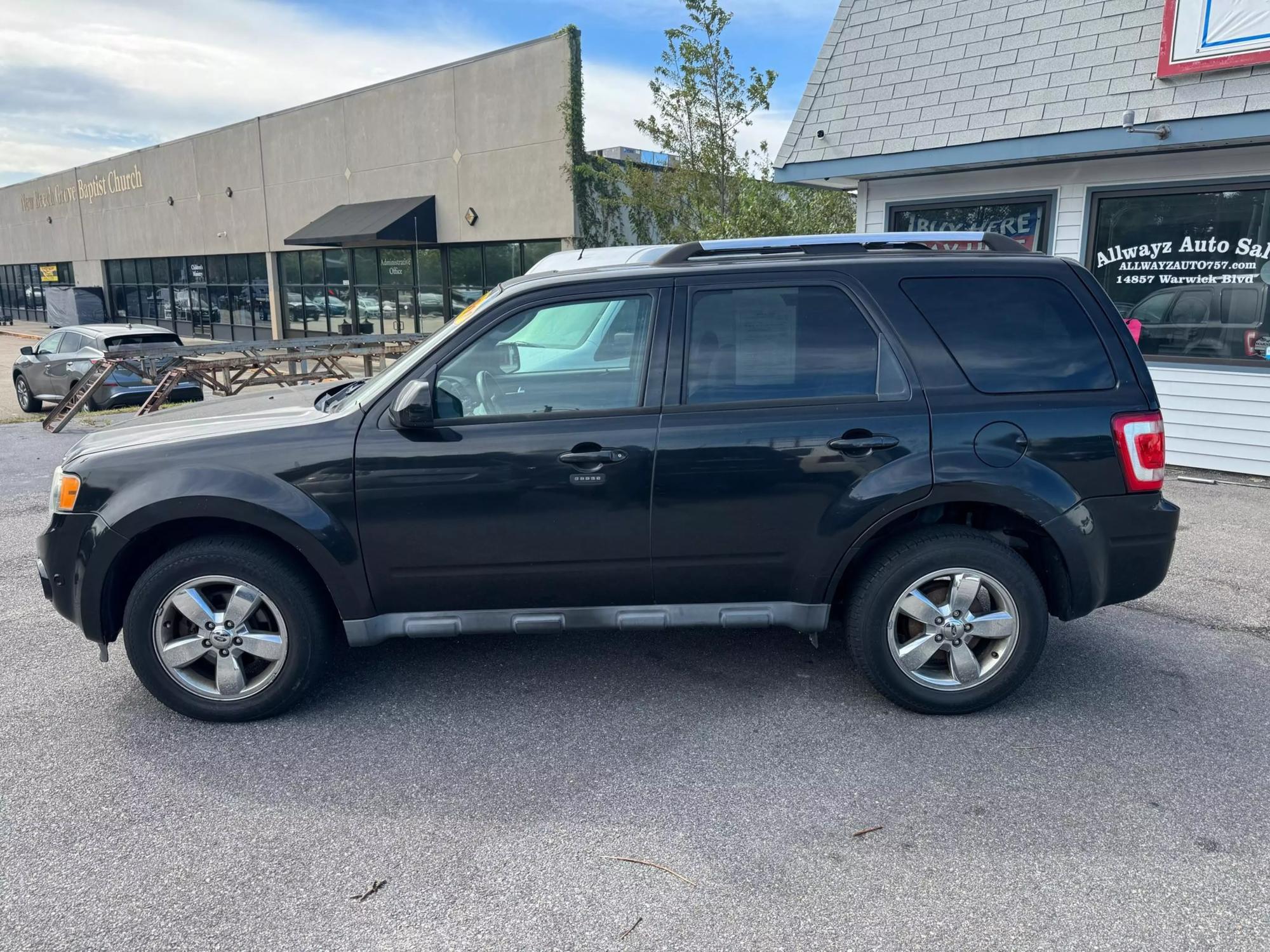 2011 Ford Escape Limited photo 17