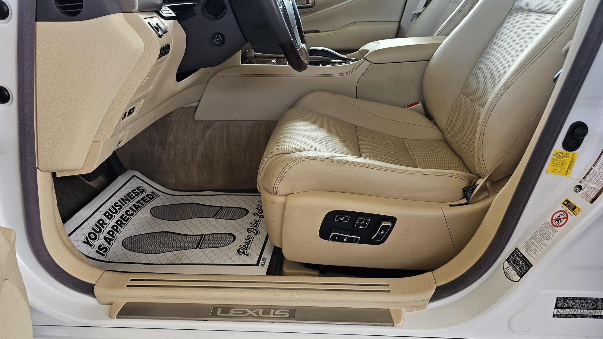 2013 Lexus LS L photo 47