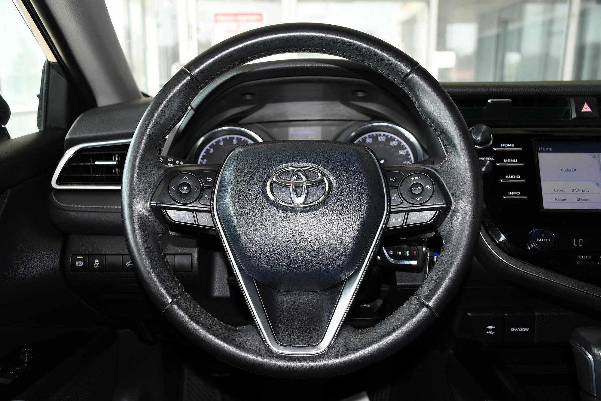 2018 Toyota Camry SE photo 65