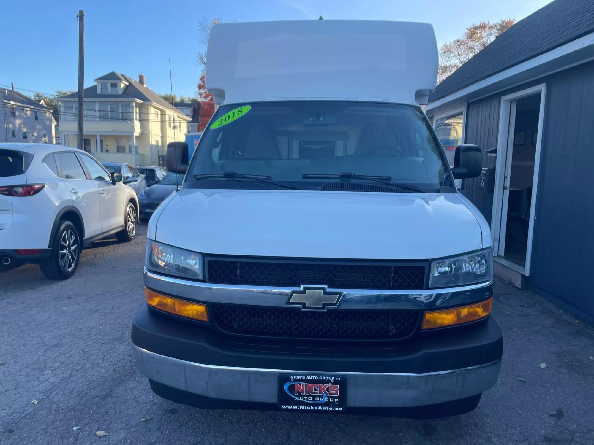 2018 Chevrolet Express Cutaway Base photo 19