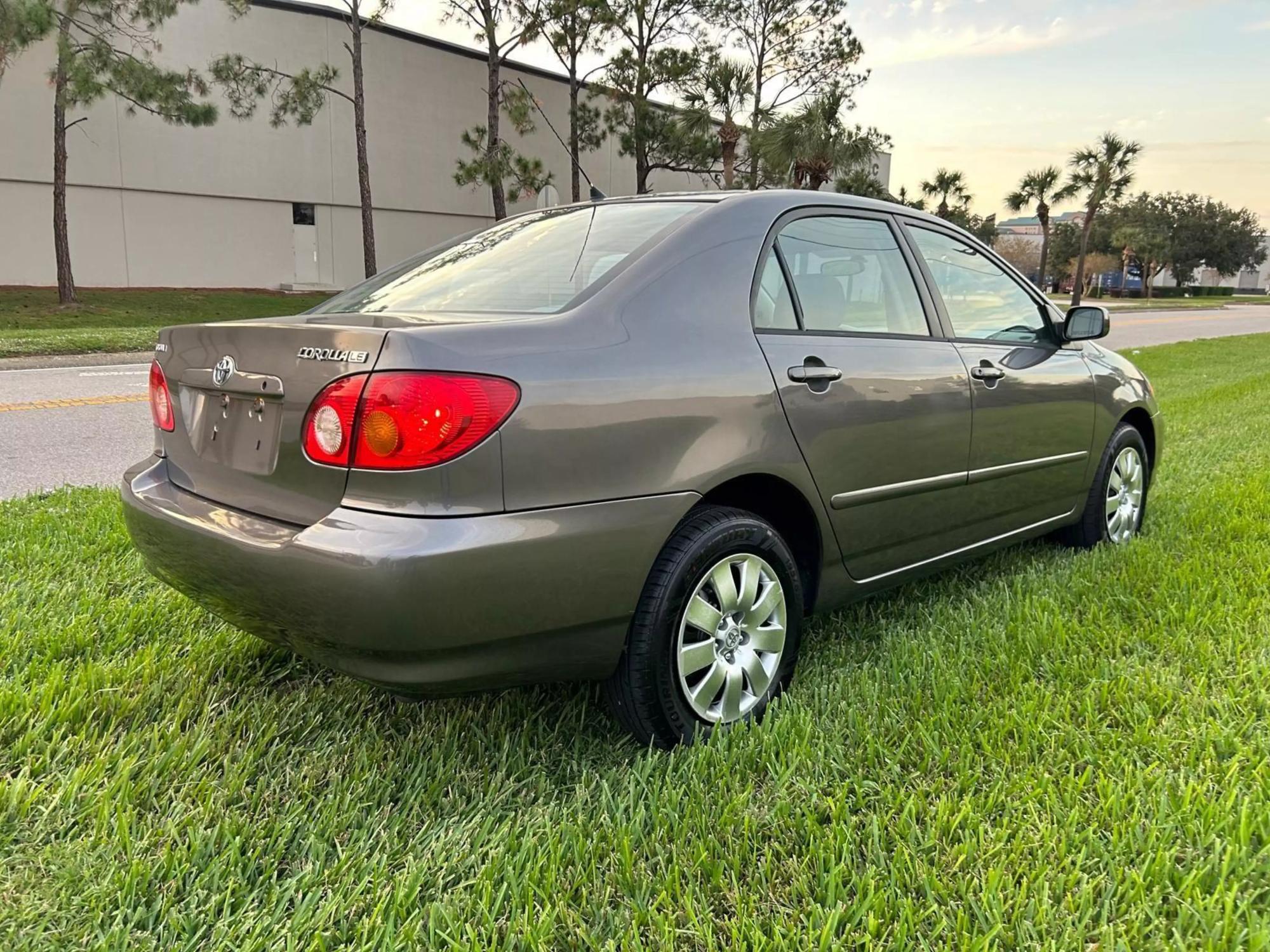 2004 Toyota Corolla CE photo 22