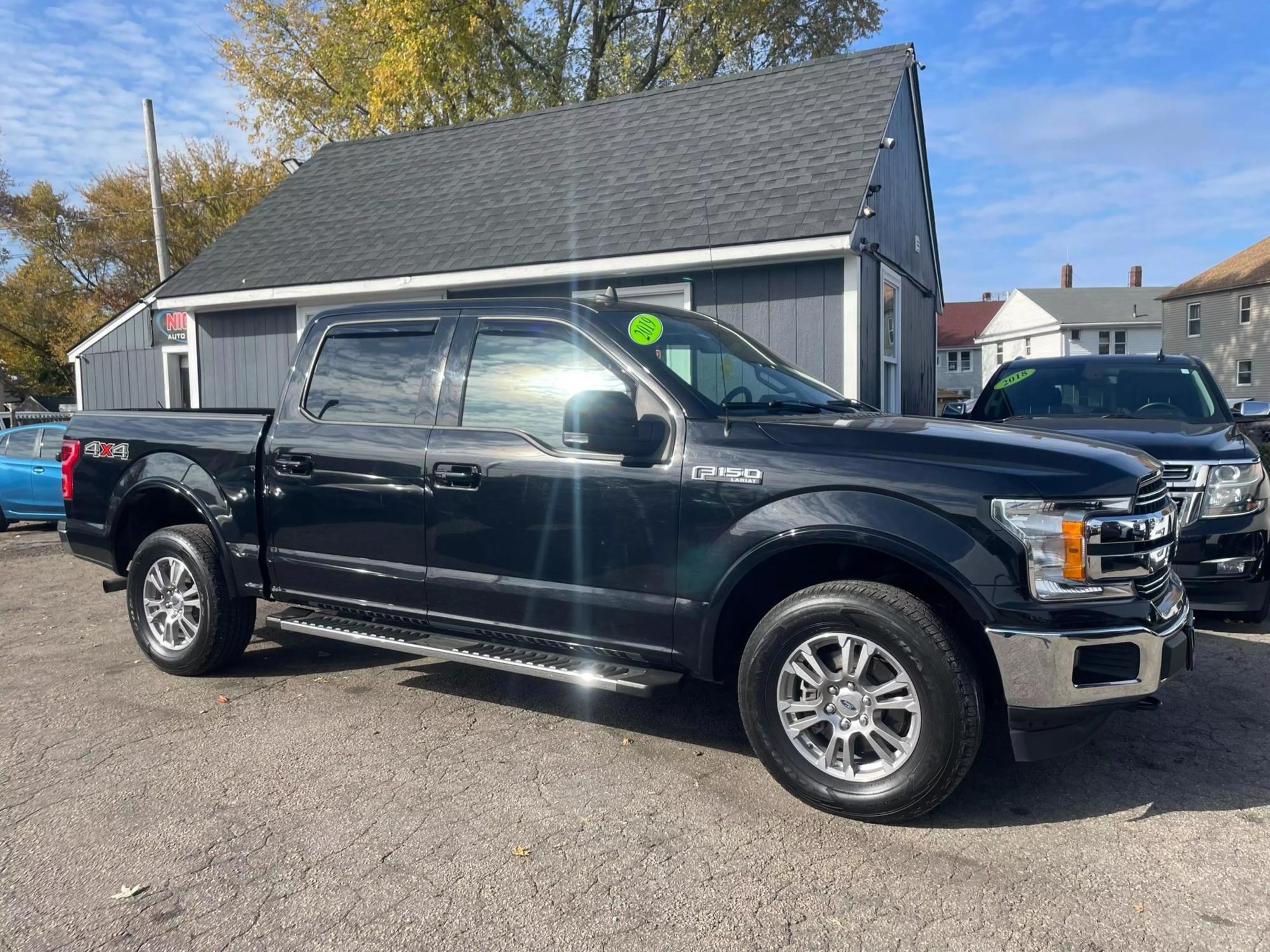 2019 Ford F-150 Lariat photo 16