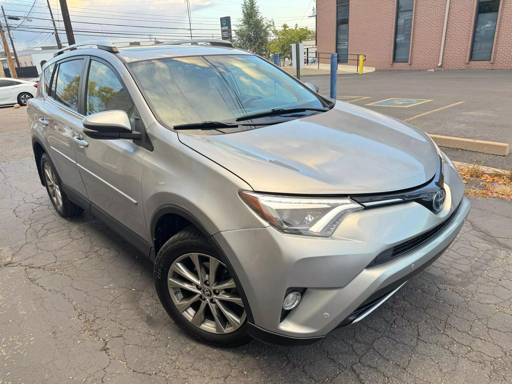 2016 Toyota RAV4 Limited photo 33