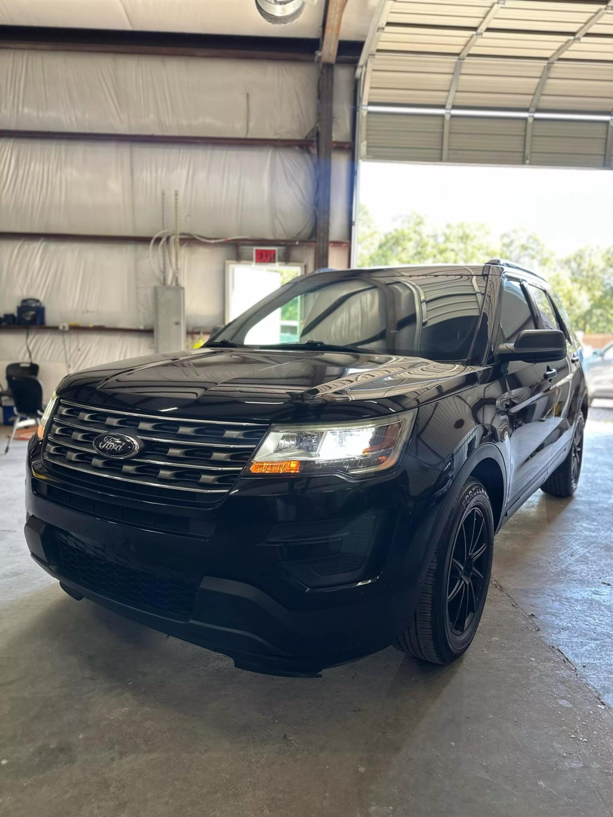 2016 Ford Explorer Base photo 20