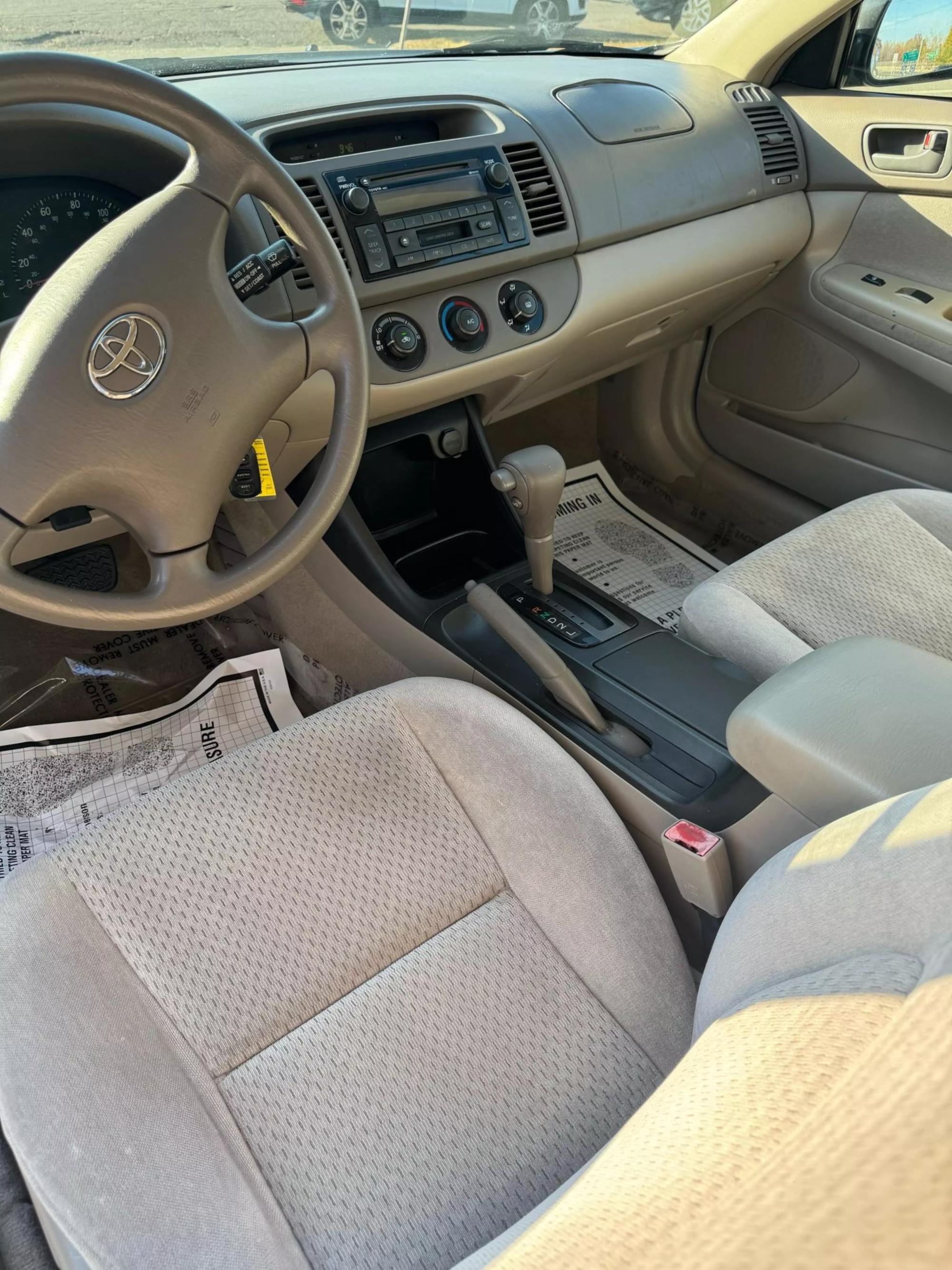 2003 Toyota Camry LE photo 25