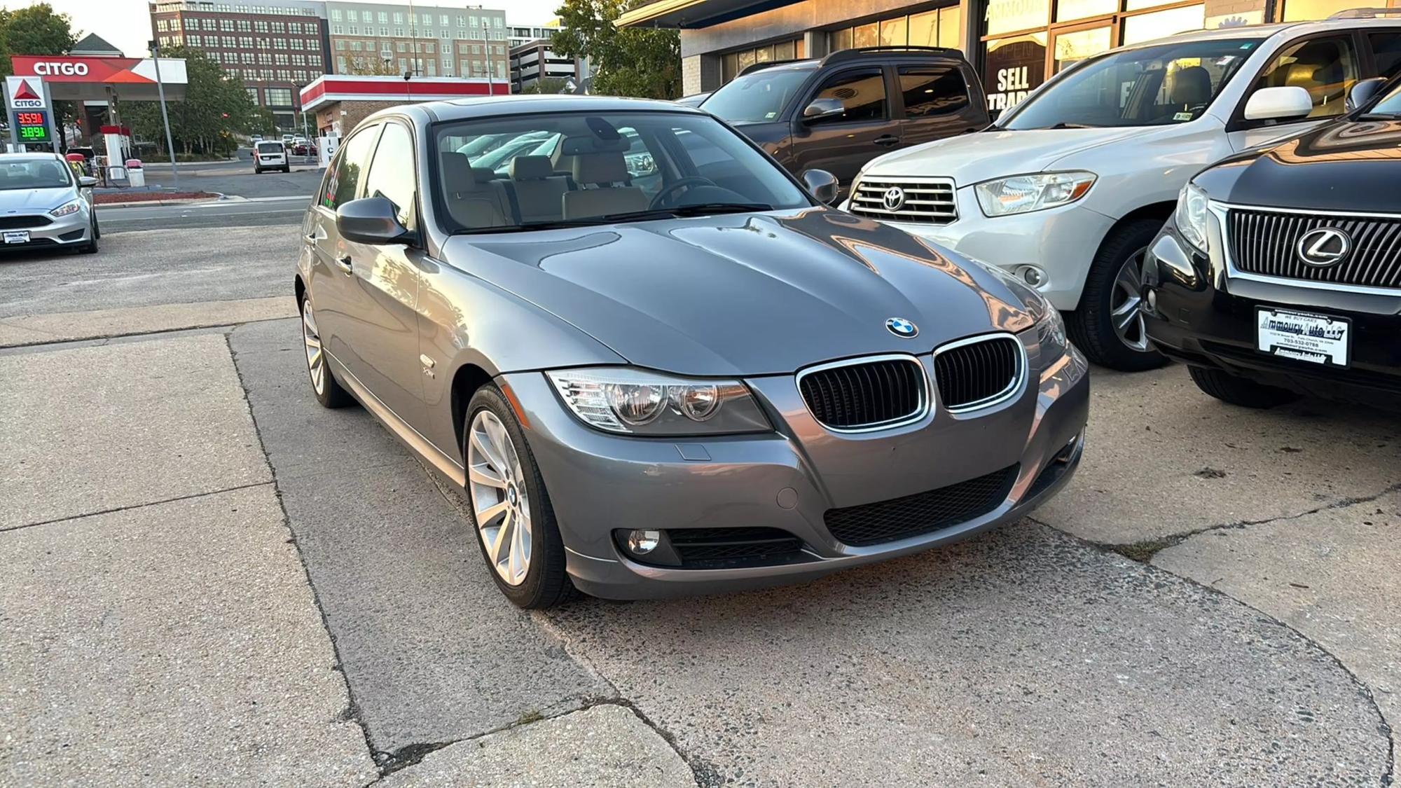 2011 BMW 3 Series 328i photo 46