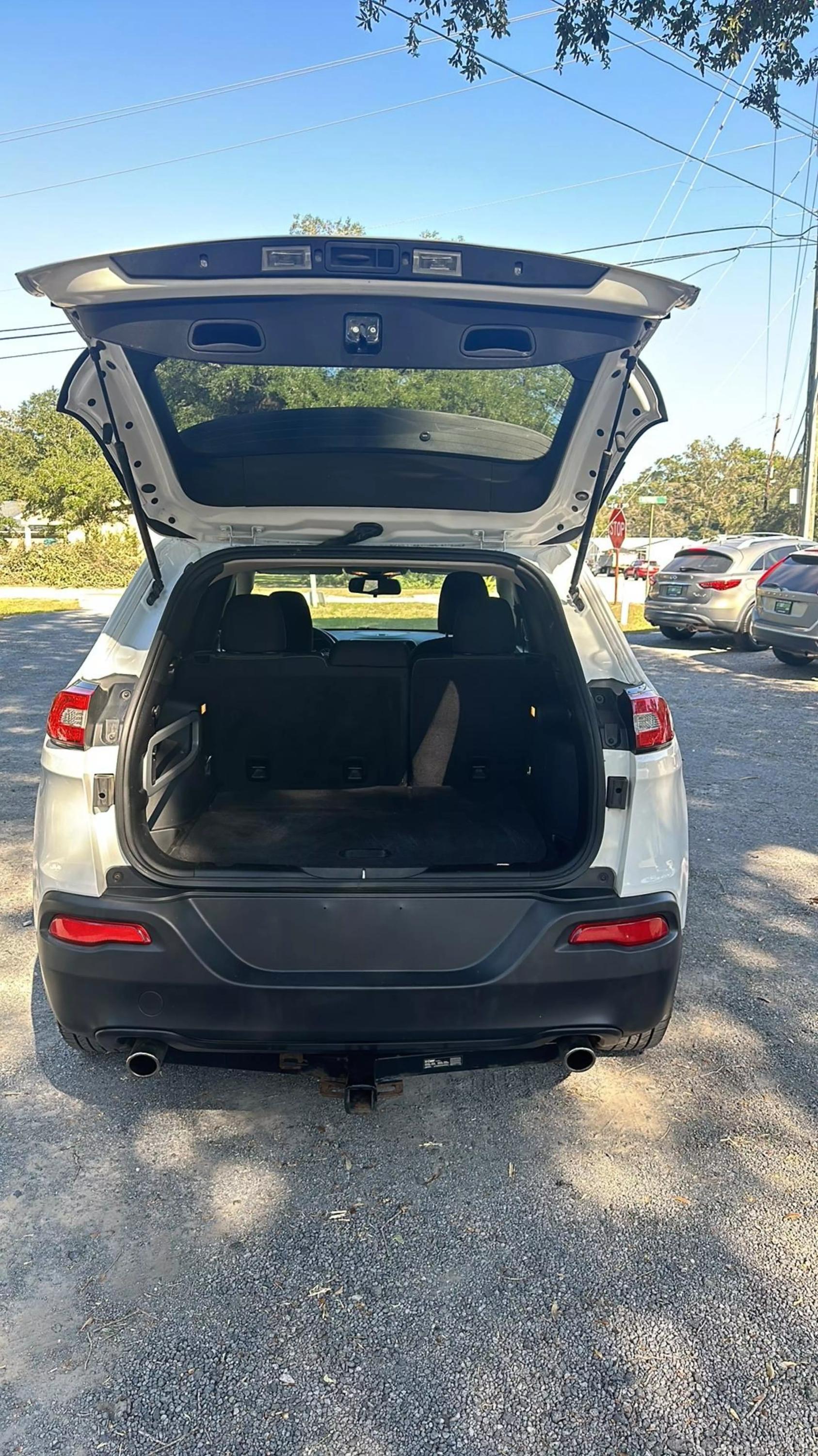 2014 Jeep Cherokee Latitude photo 22