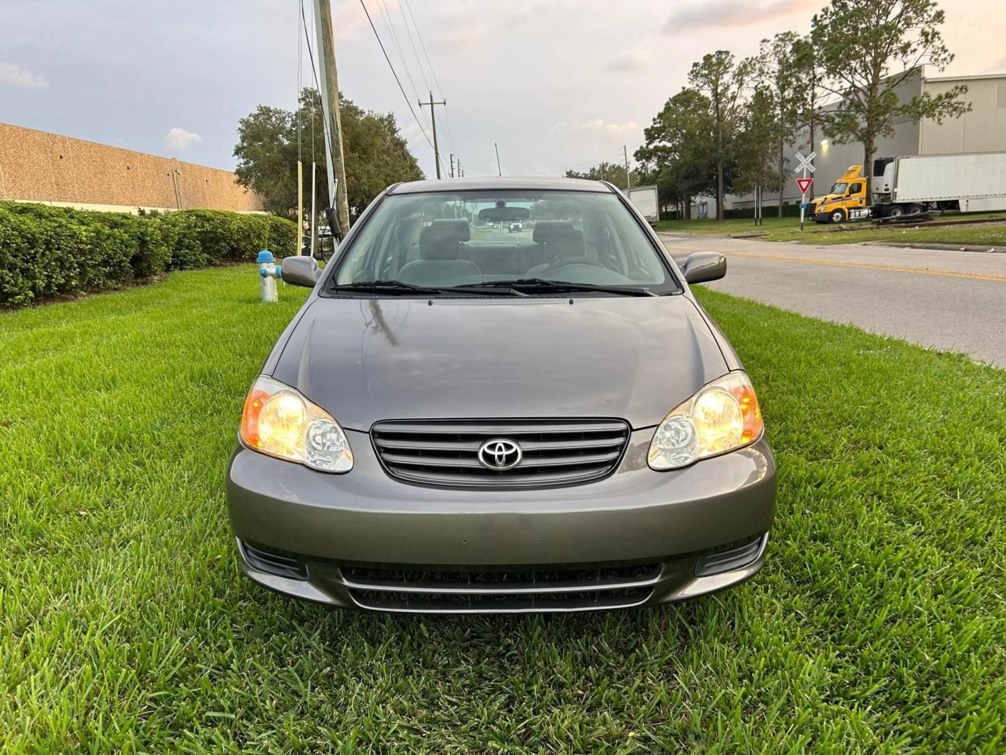 2004 Toyota Corolla CE photo 18