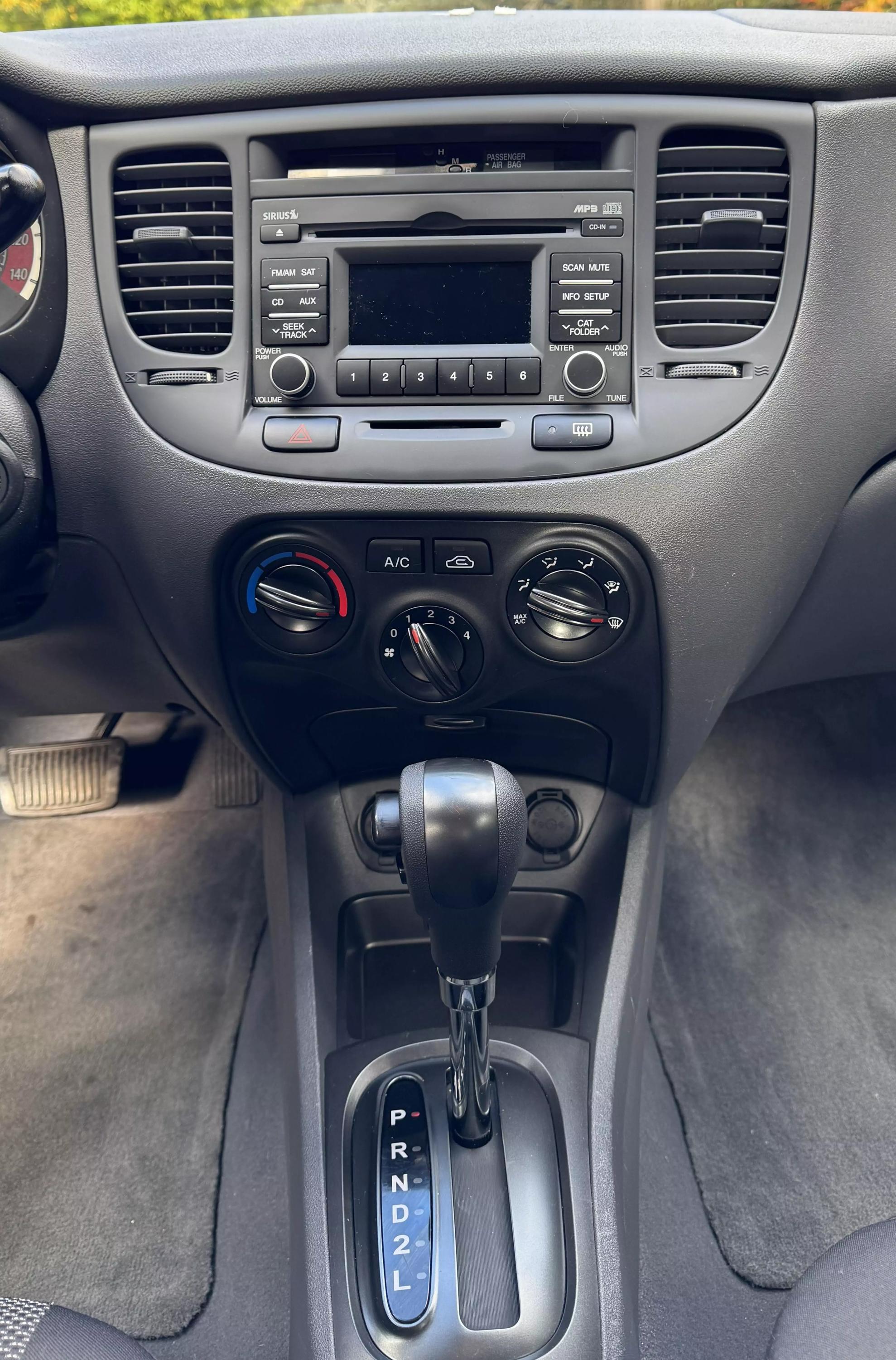 2010 Kia Rio LX photo 26