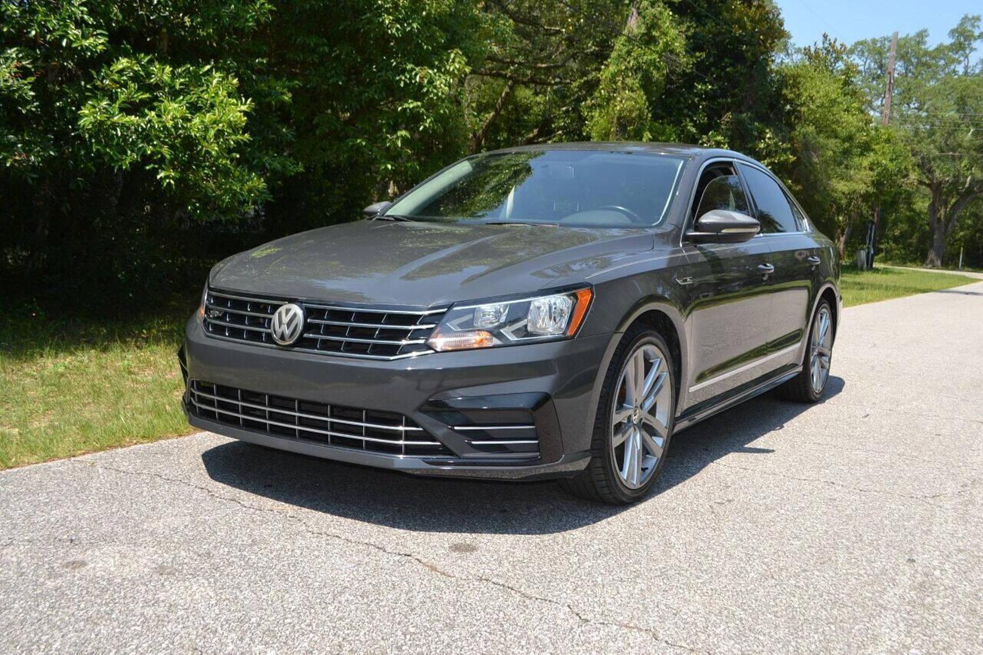 2017 Volkswagen Passat R-Line photo 46