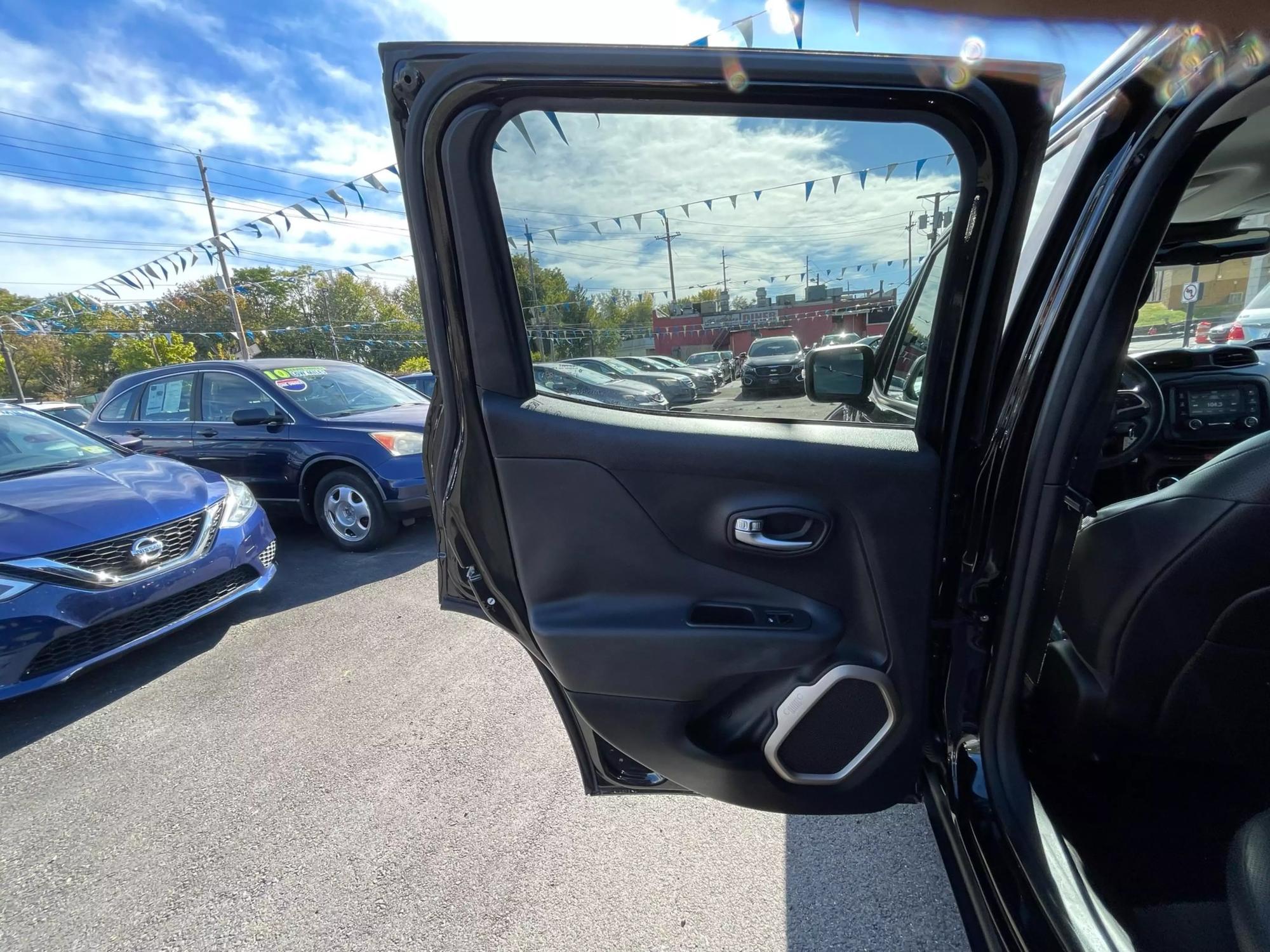 2015 Jeep Renegade Limited photo 123