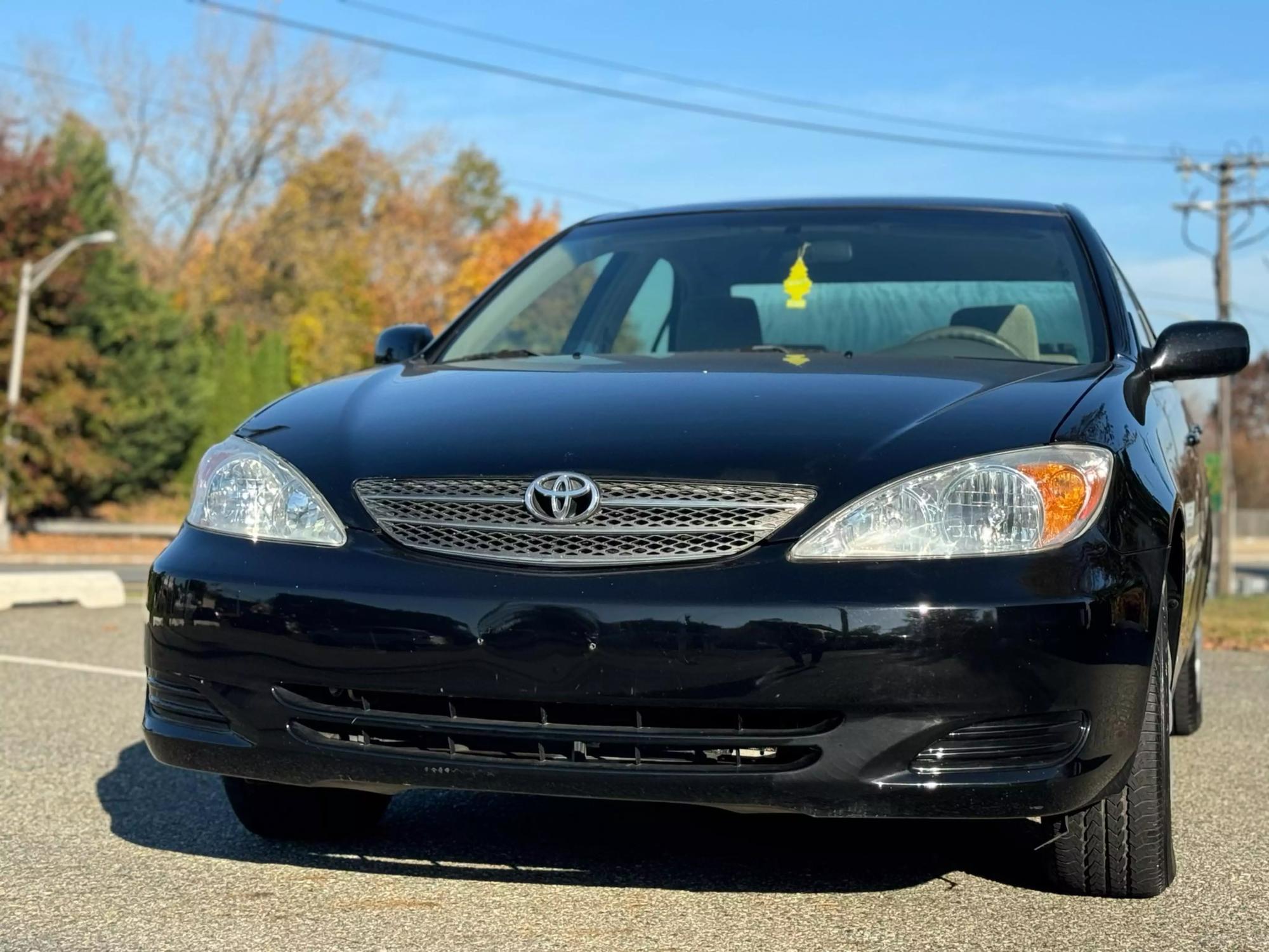 2003 Toyota Camry LE photo 16