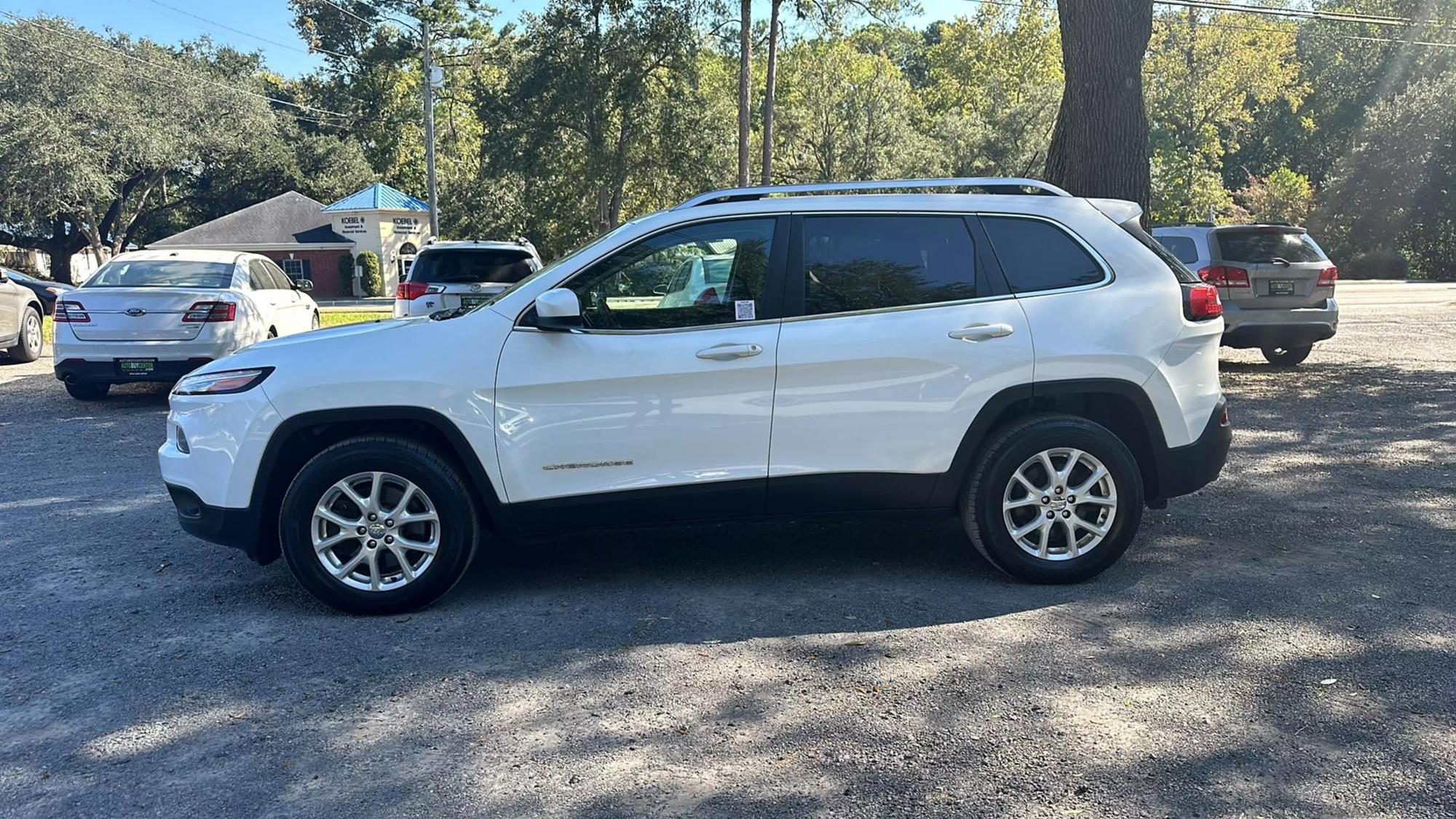 2014 Jeep Cherokee Latitude photo 12