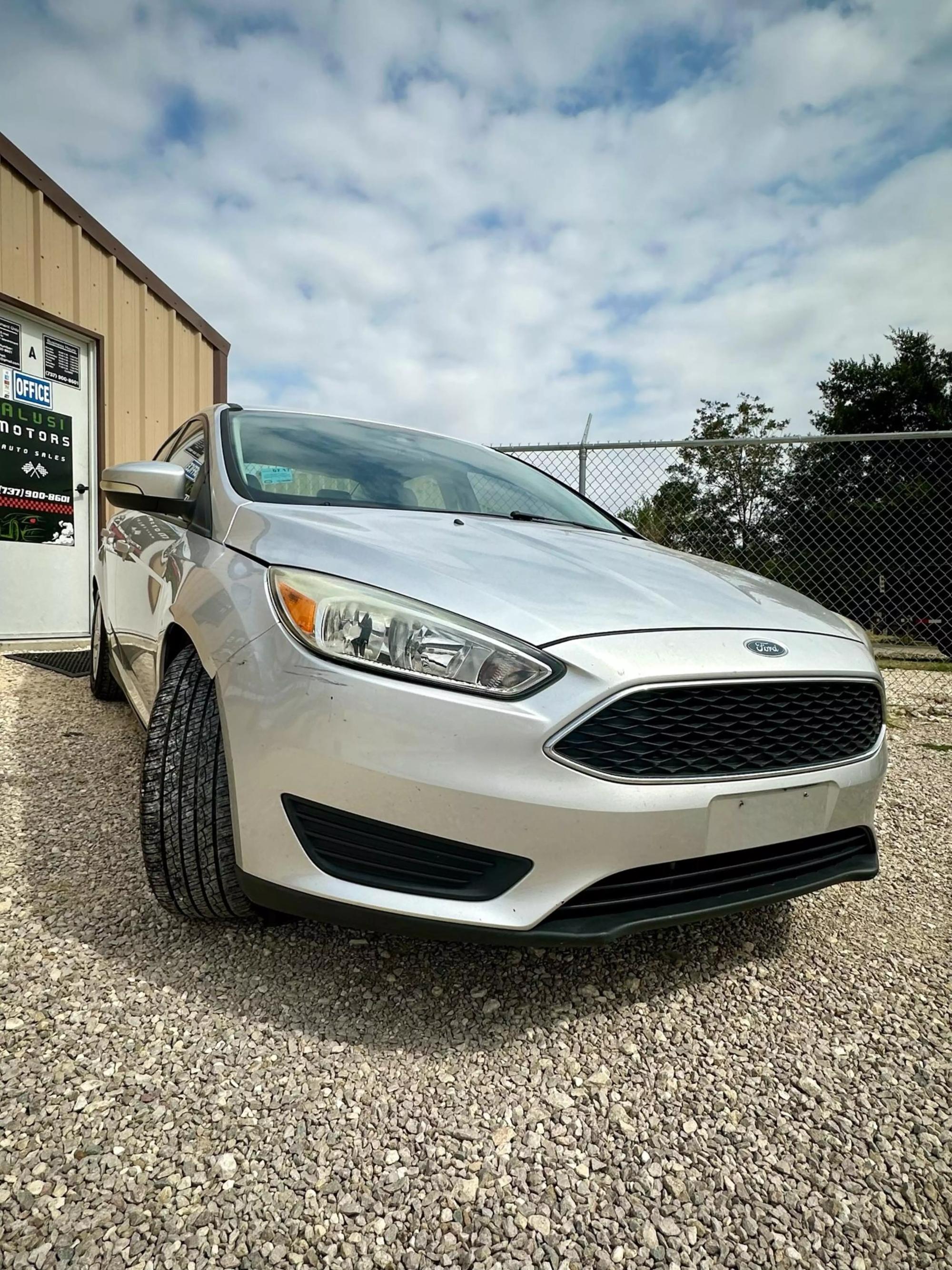 2015 Ford Focus SE photo 24