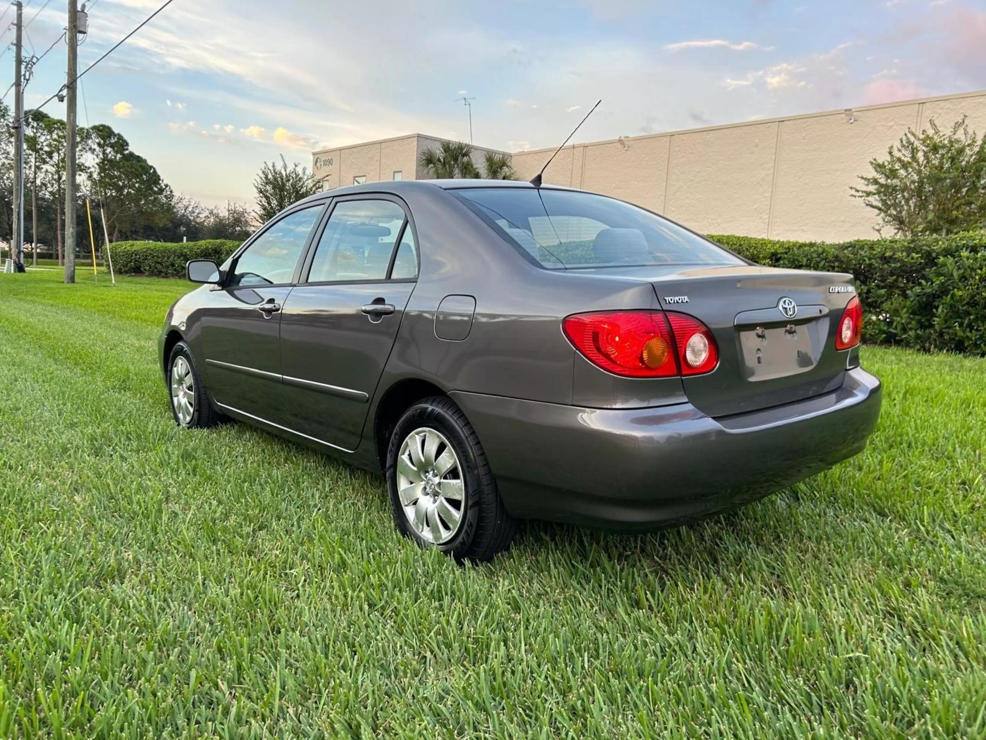 2004 Toyota Corolla CE photo 21