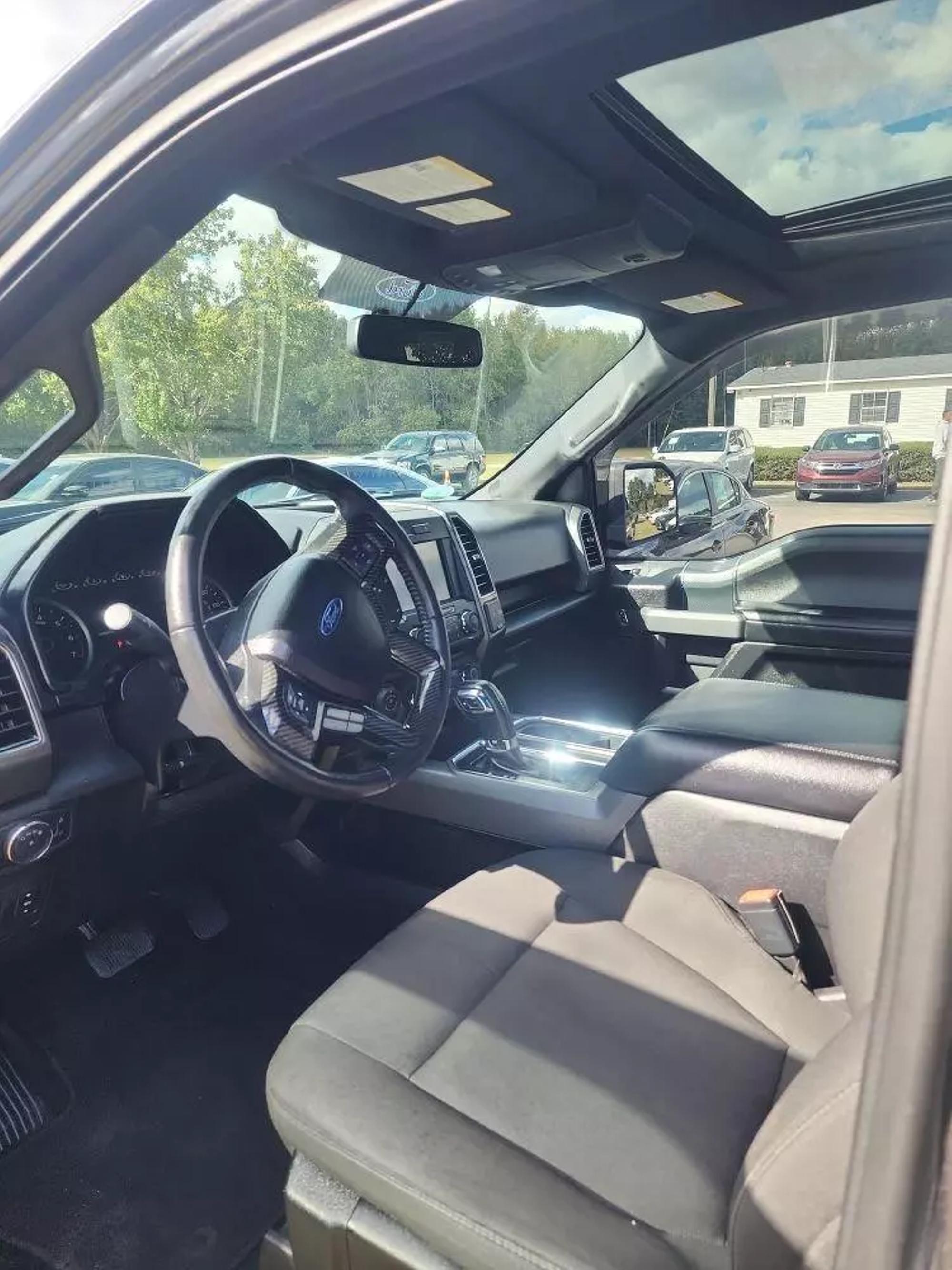 2018 Ford F-150 XLT photo 18