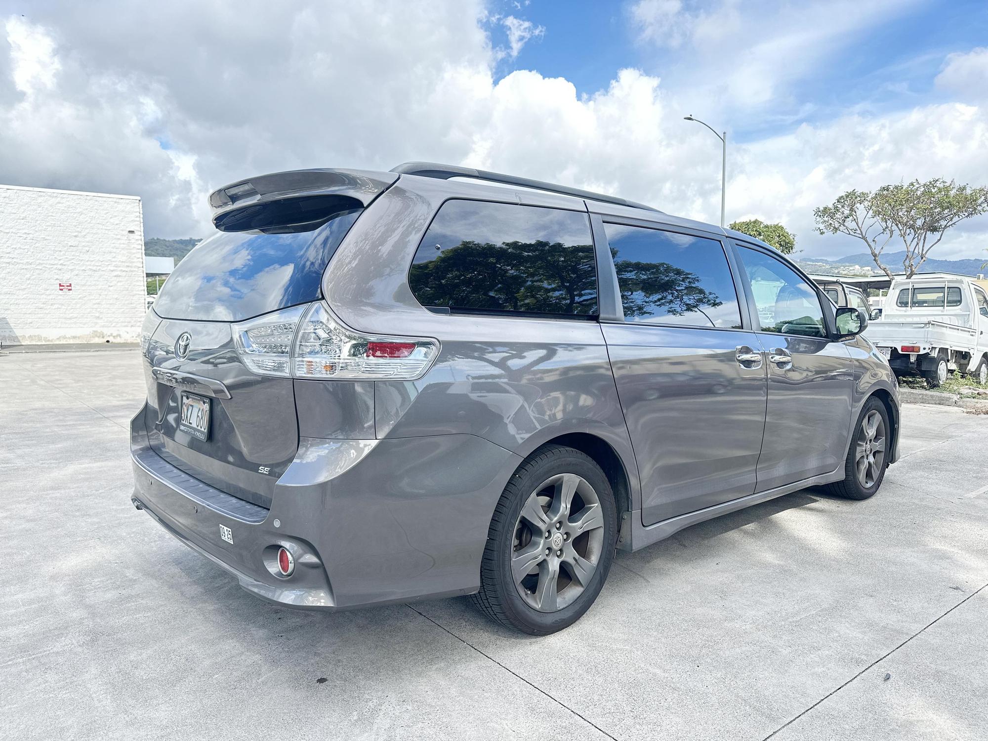 2016 Toyota Sienna SE photo 22